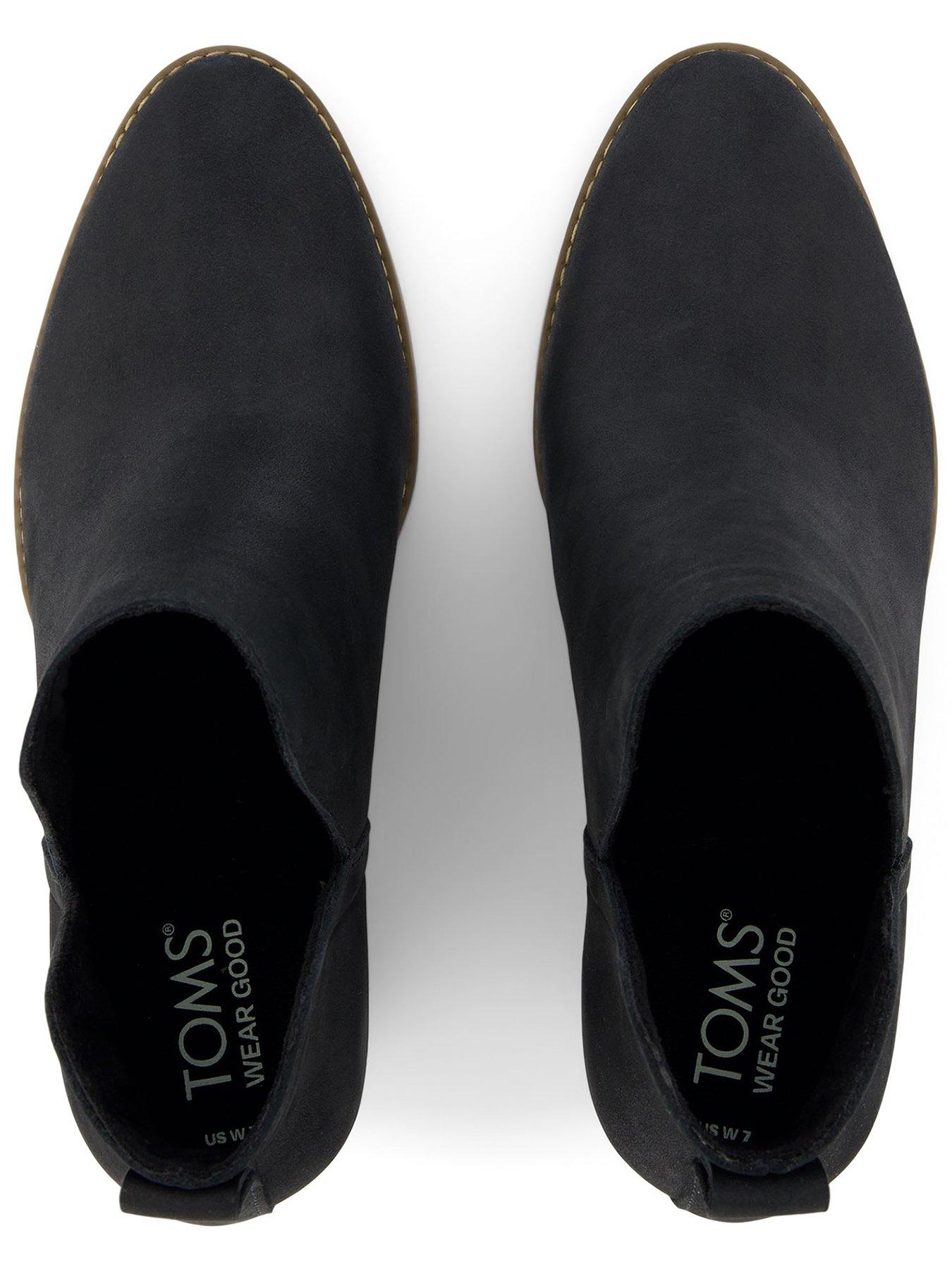 toms-eliza-boot-blackoutfit