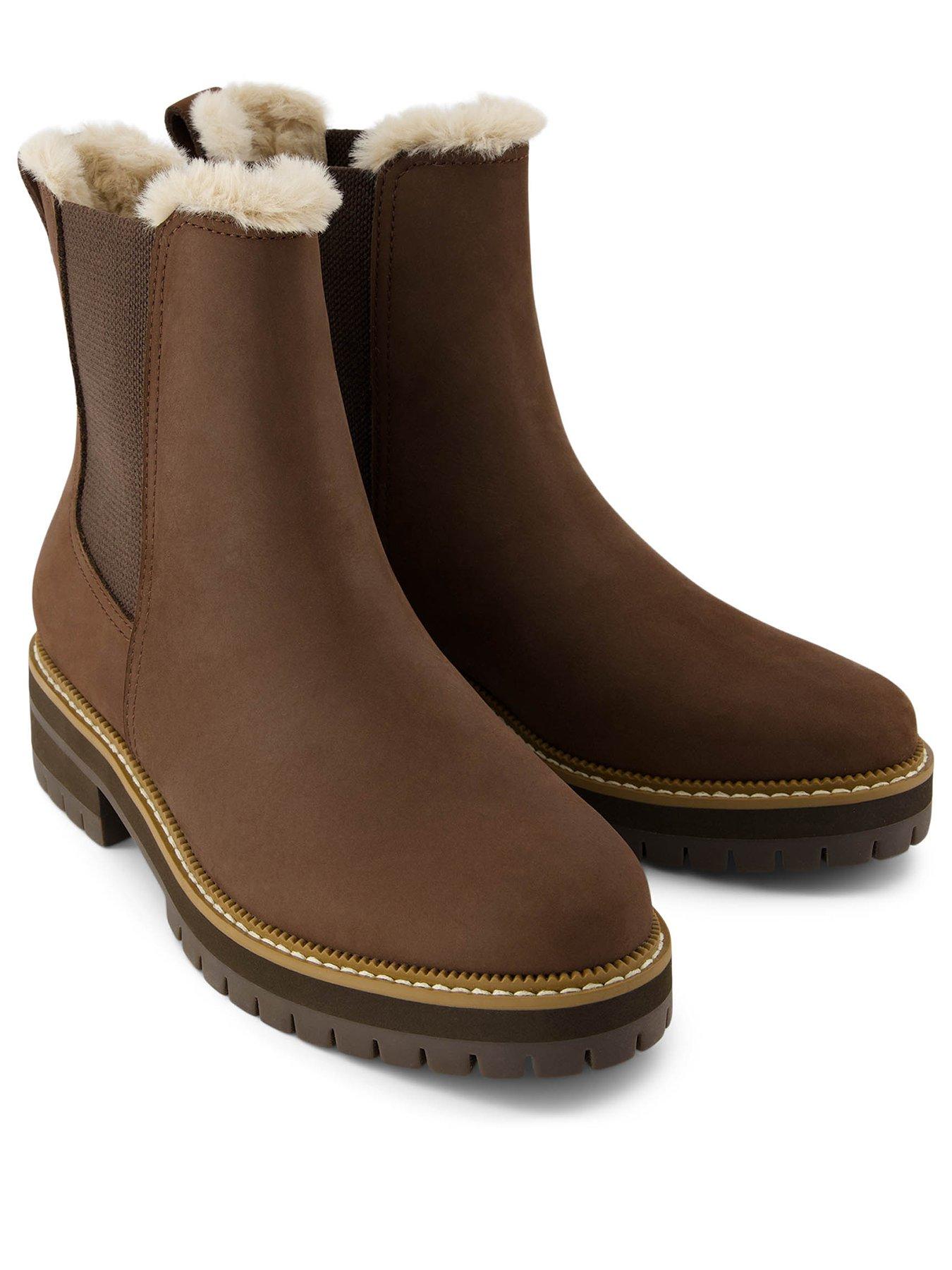 toms-bennet-boot-water-resistant-oak-brownstillFront