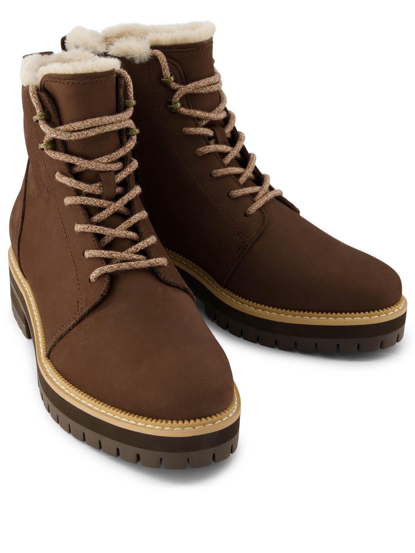 toms-wylder-boot-water-resistant-oak-brownstillFront