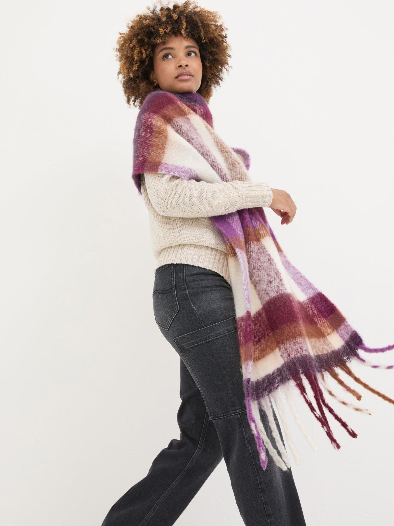 fatface-eva-scarf-multioutfit