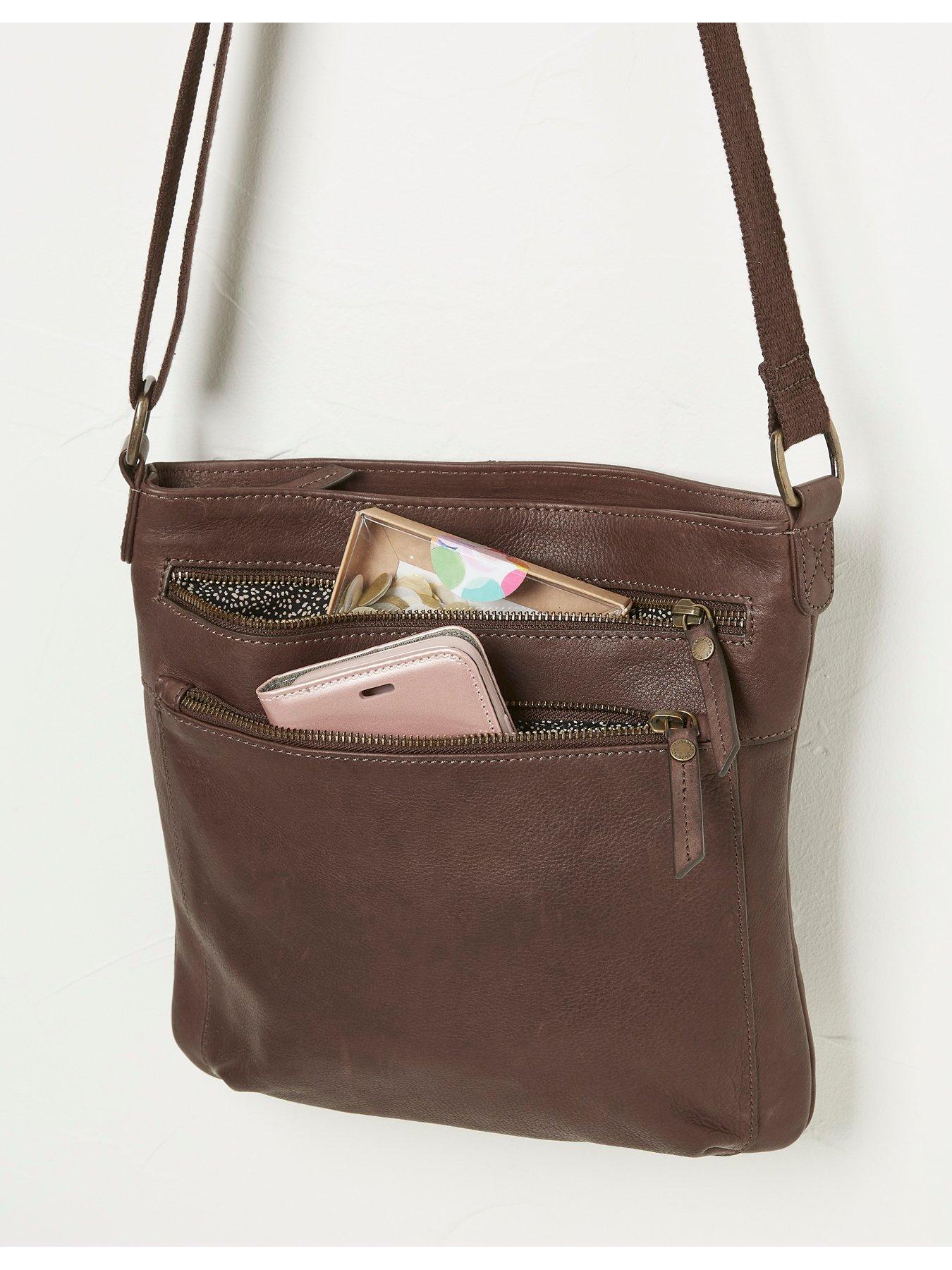 fatface-the-allie-crossbody-bag-brownoutfit