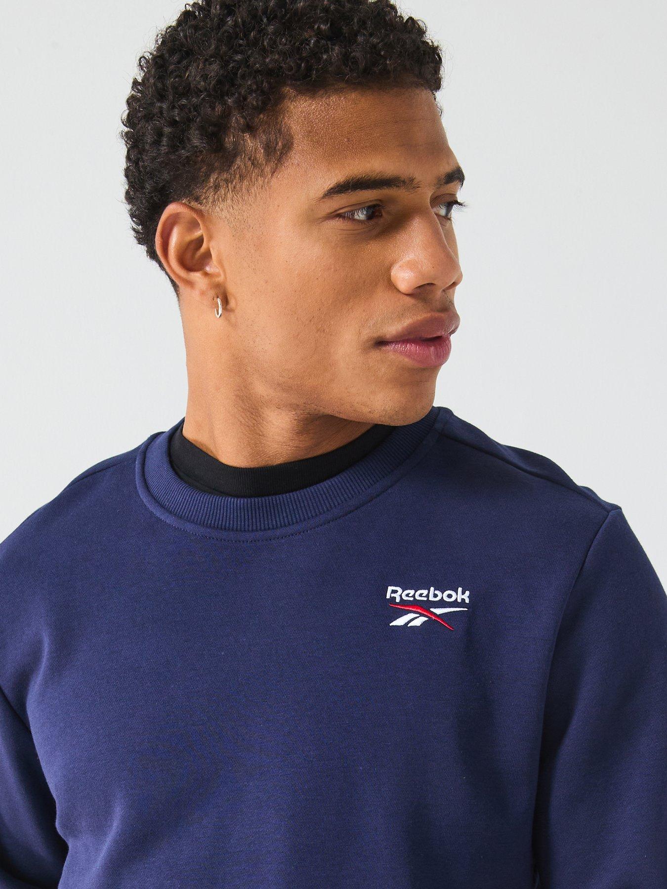 reebok-mens-identity-small-logo-fleece-crew-navyoutfit