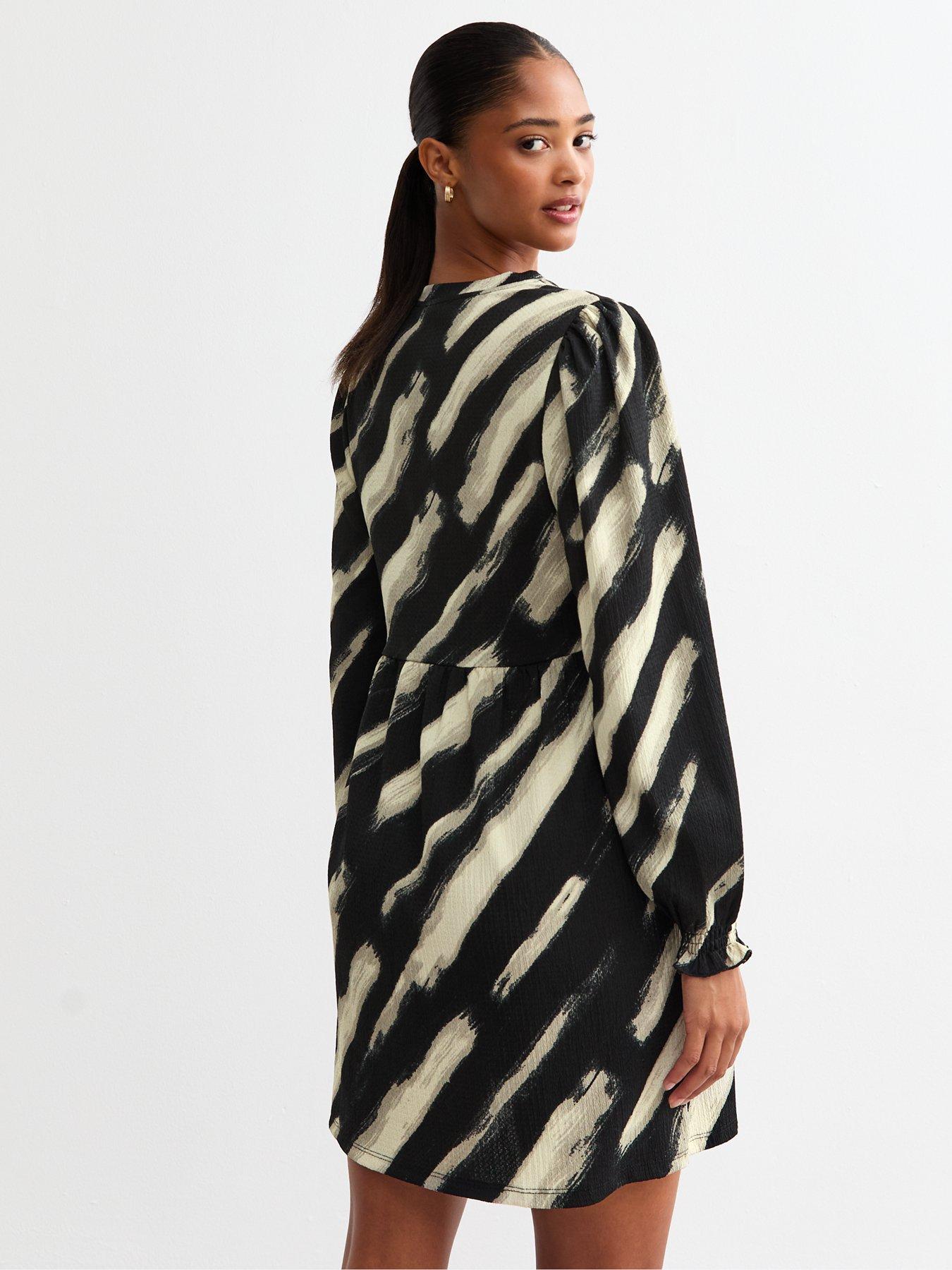 new-look-black-diagonal-stripe-mini-smock-dressstillFront