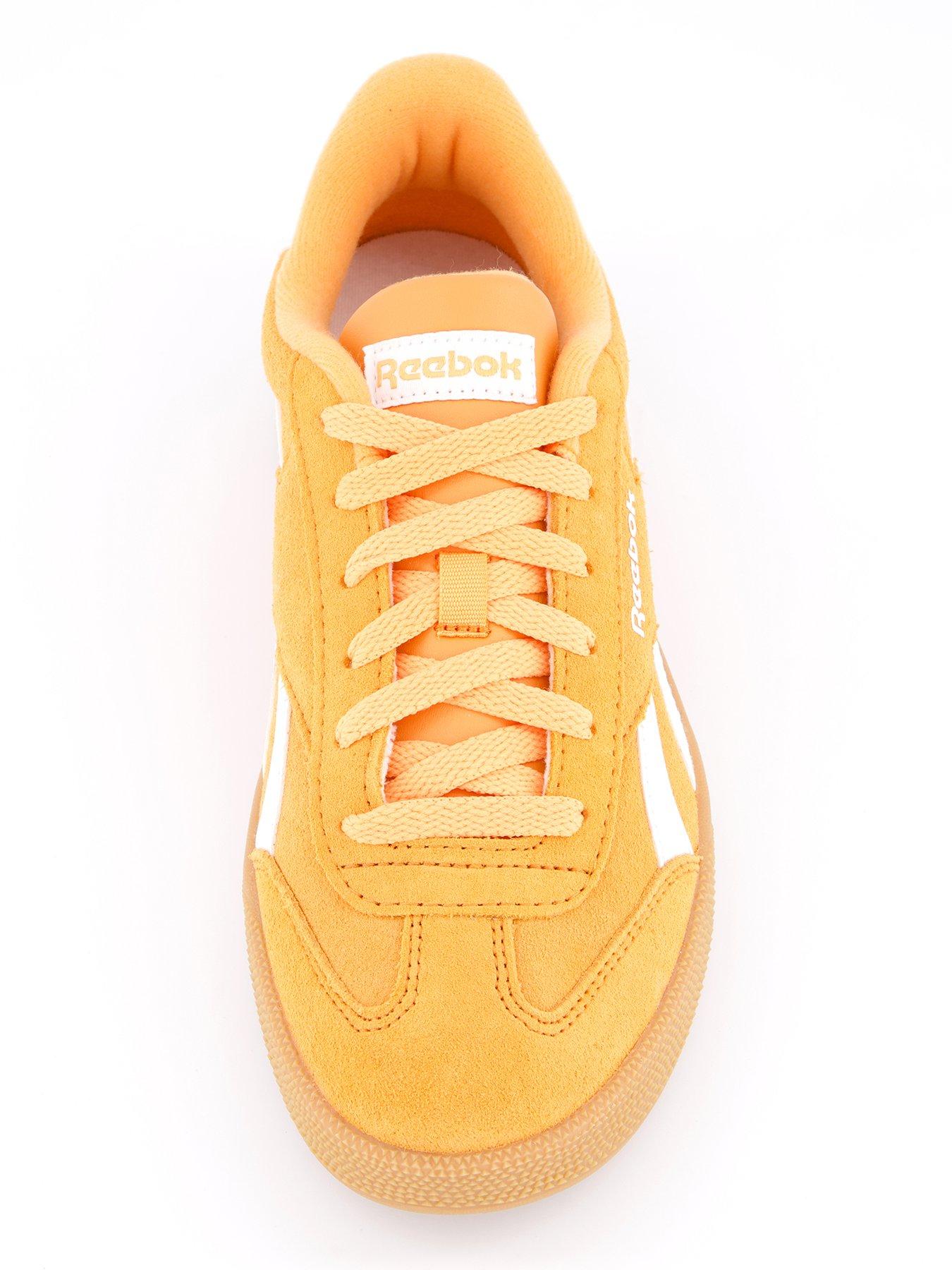 reebok-womens-smash-edge-trainers-light-orangeoutfit