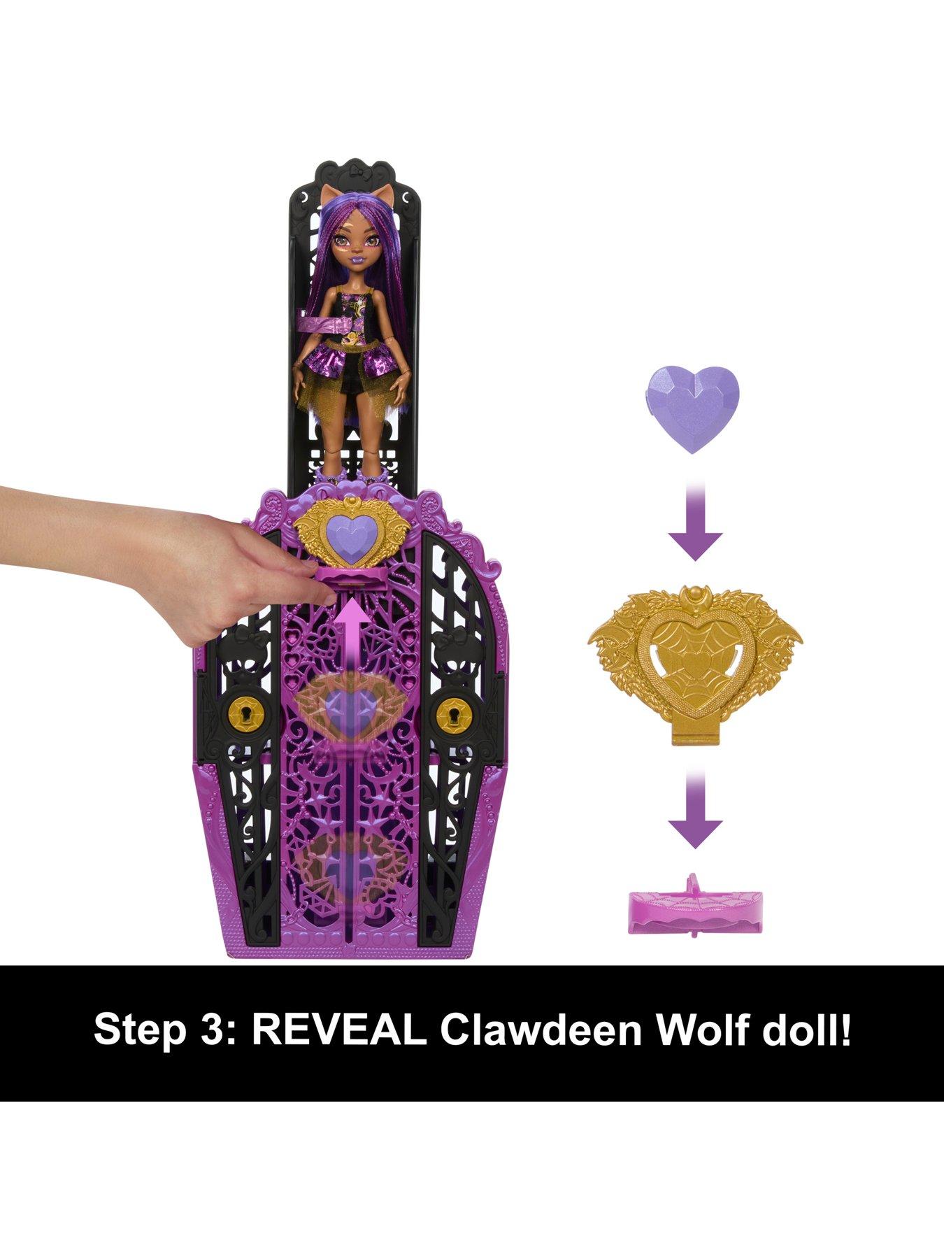 monster-high-skulltimate-secrets-monster-mysteries-playset-ampnbspclawdeen-wolf-dolldetail