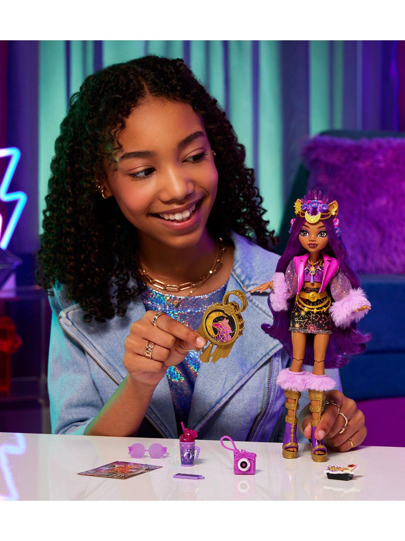 monster-high-monster-fest-clawdeen-wolf-fashion-doll-and-accessoriesstillFront