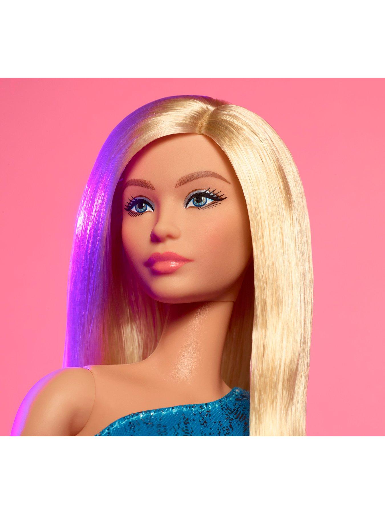 barbie-looks-no-23-collectible-doll-with-ash-blonde-hair-and-modern-y2k-fashiondetail