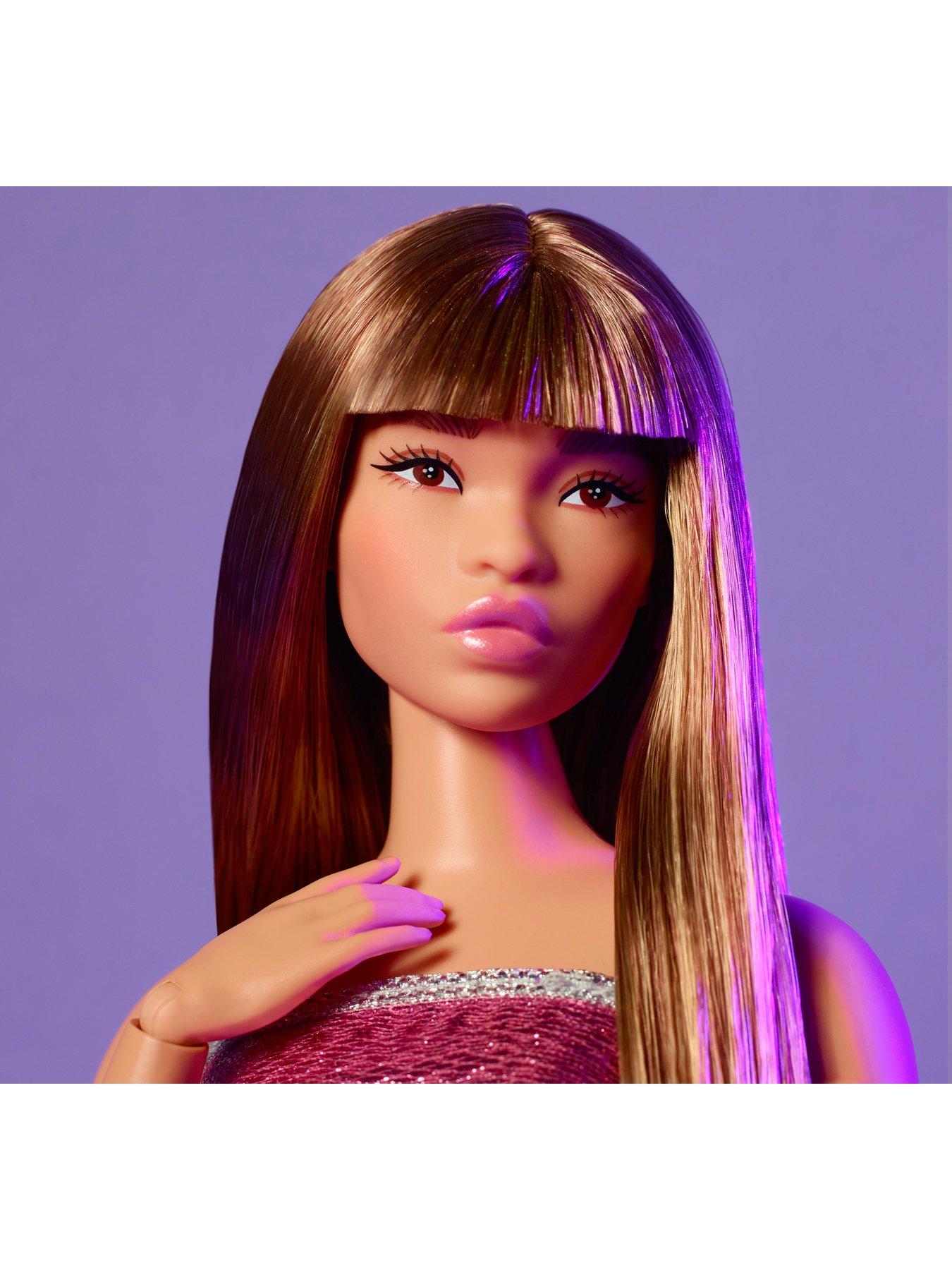 barbie-looks-no-24-collectible-doll-with-brown-hair-and-modern-y2k-fashiondetail