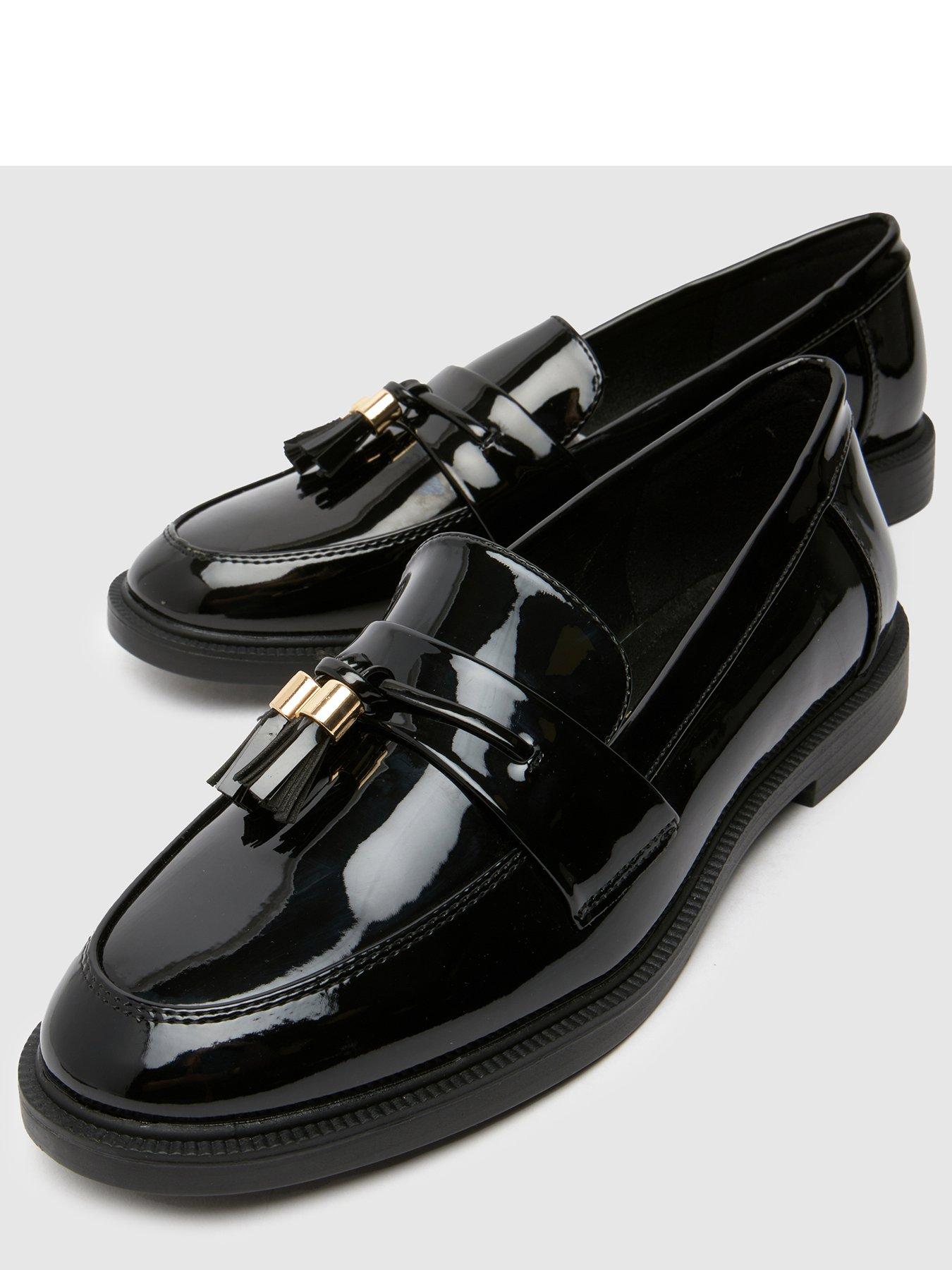 schuh-lohan-patent-tassel-loafers-blackoutfit