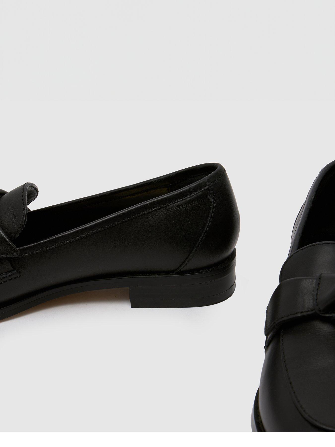 schuh-lula-leather-bow-loafer-blackoutfit