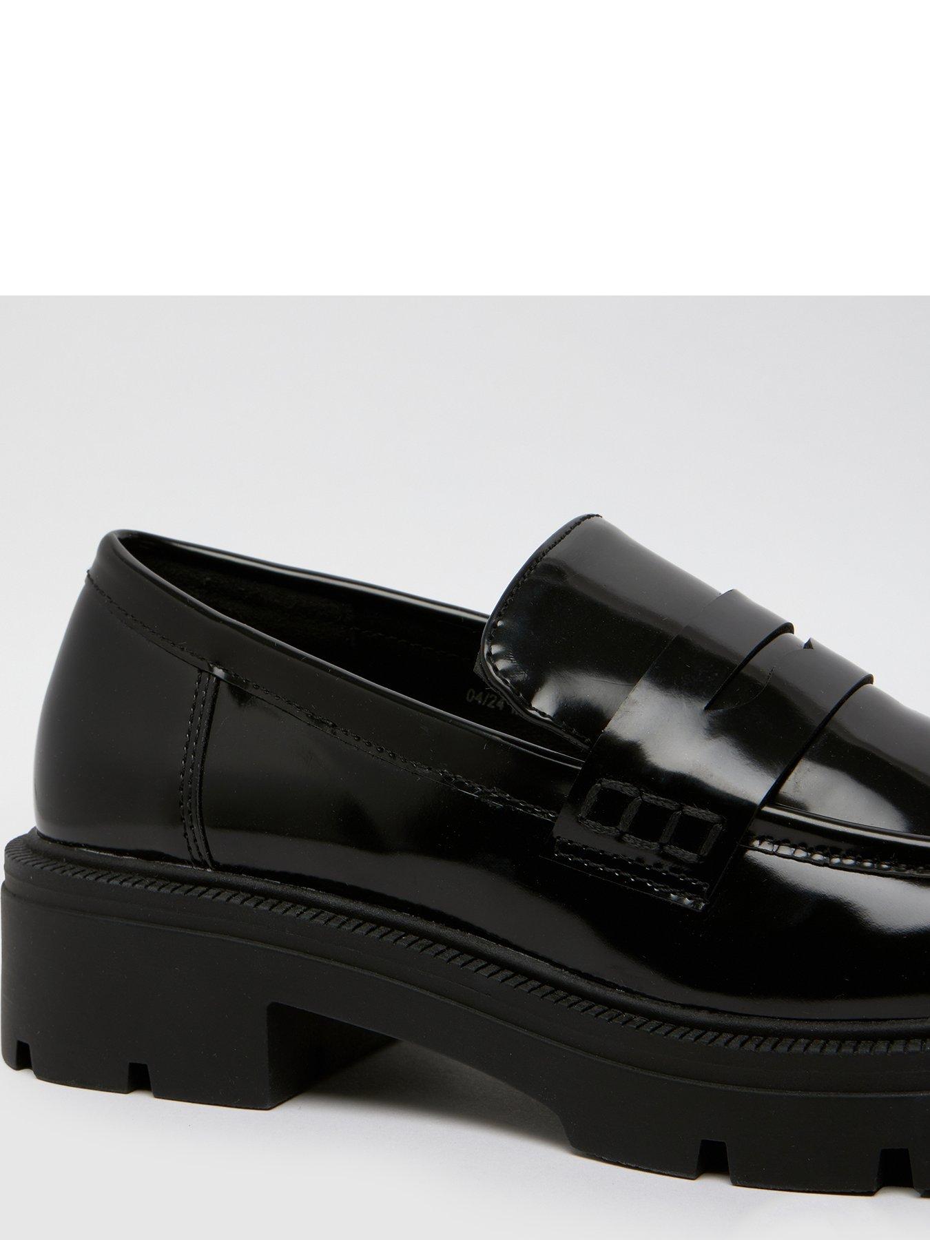 schuh-livia-chunky-loafers-blackoutfit