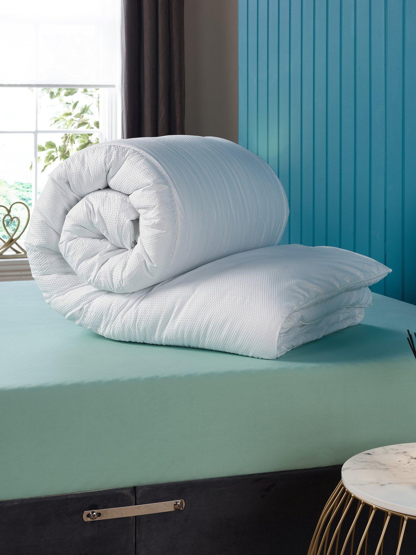 downland-winter-warm-waffle-duvet-135-tog-db-whiteback