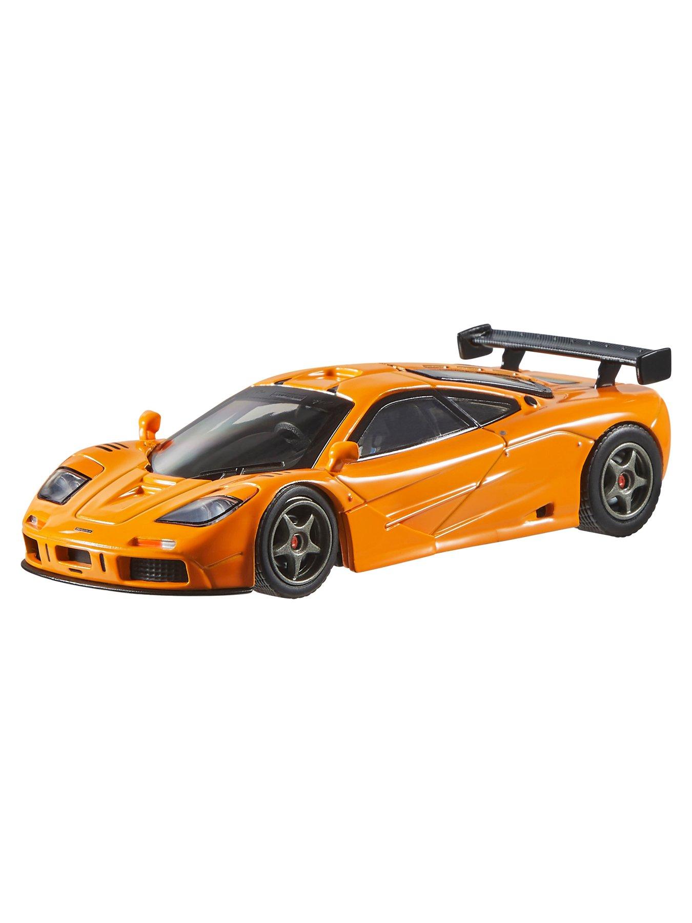 hot-wheels-premium-143-mclaren-f1-gtrstillFront