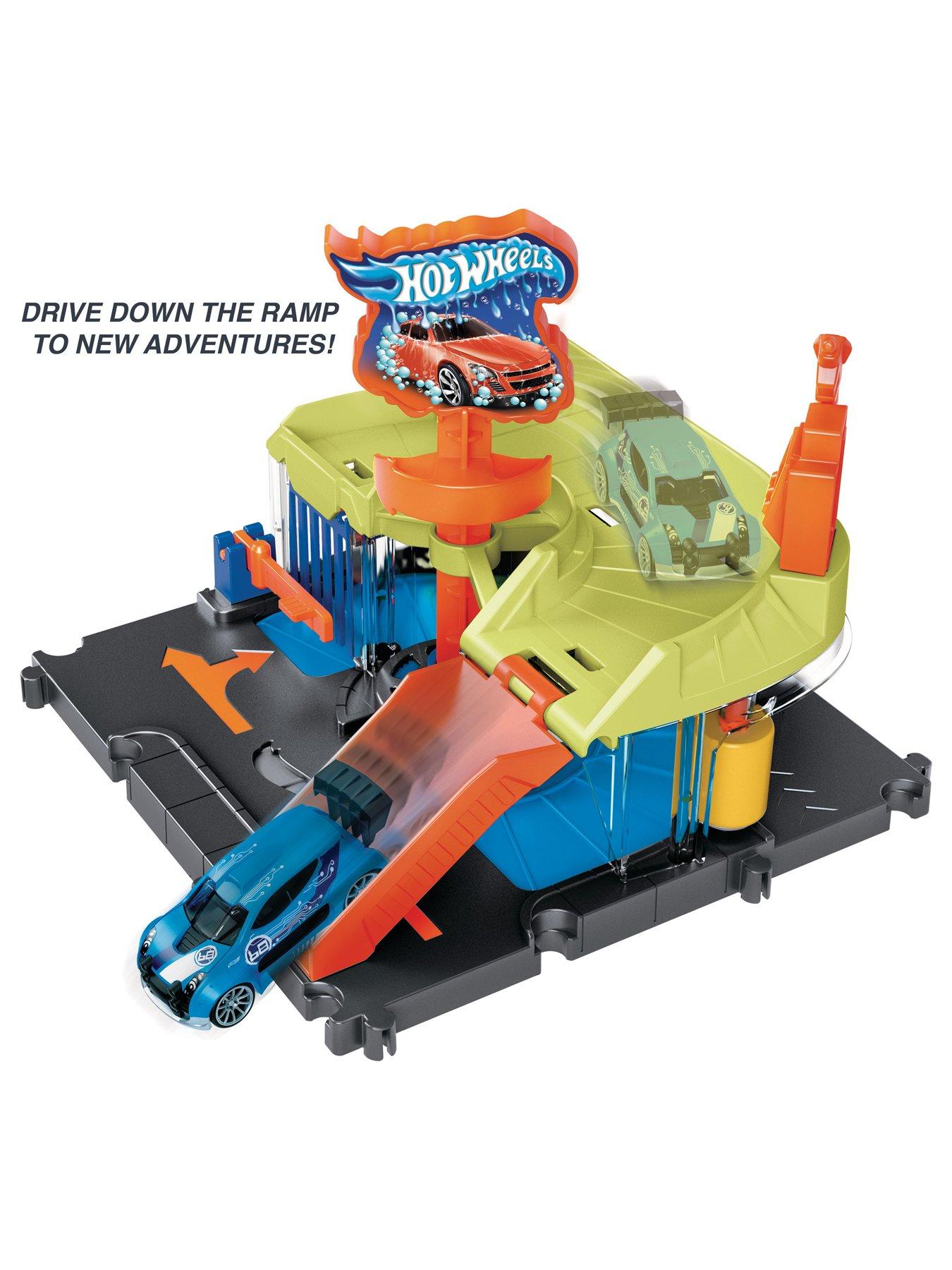 Image 2 of 6 of Hot Wheels City Downtown Express Car Wash