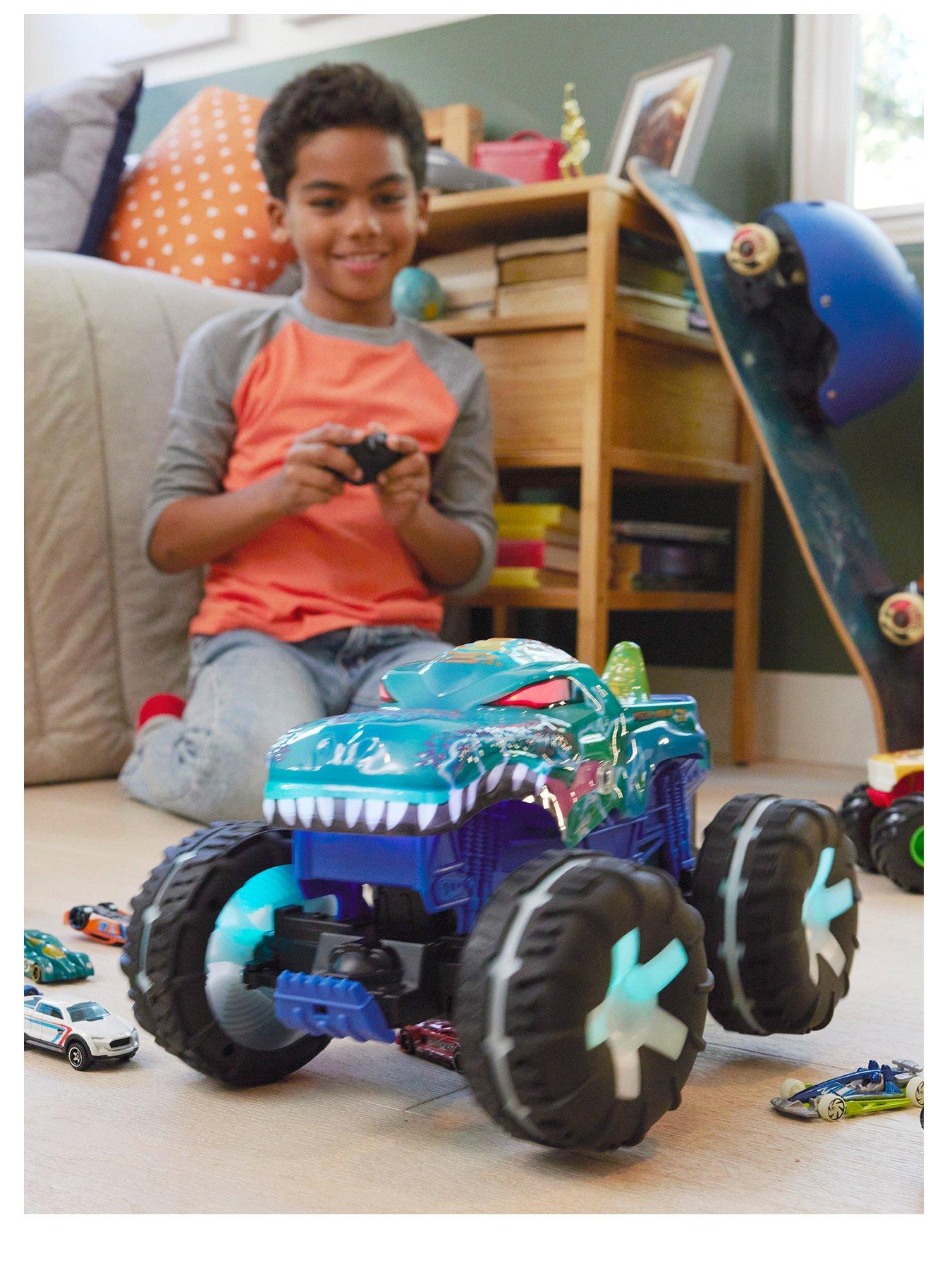 hot-wheels-monster-trucks-115-mega-wrex-alive-rc