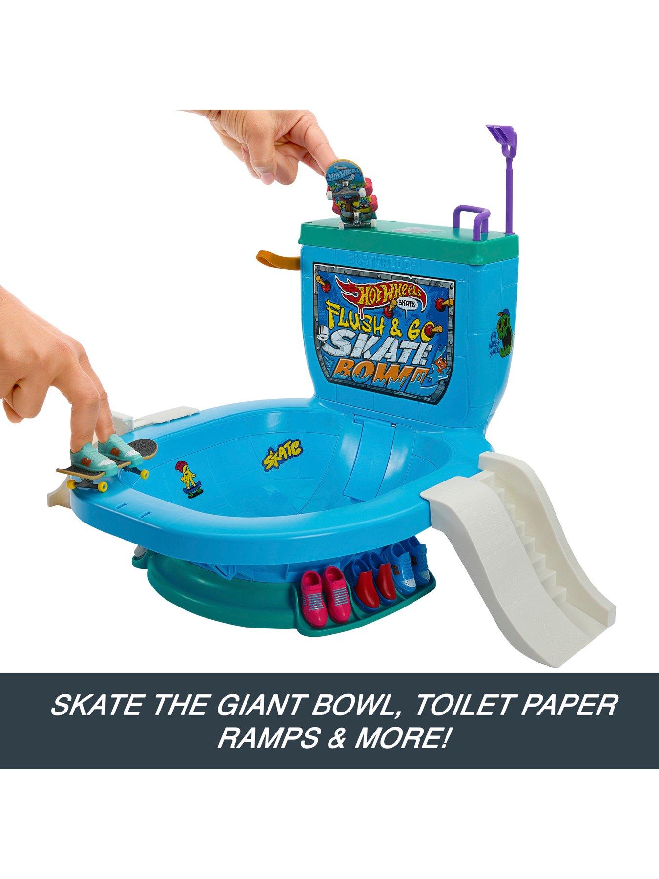 Image 3 of 8 of Hot Wheels Skate Flush &amp; Go Skate Bowl
