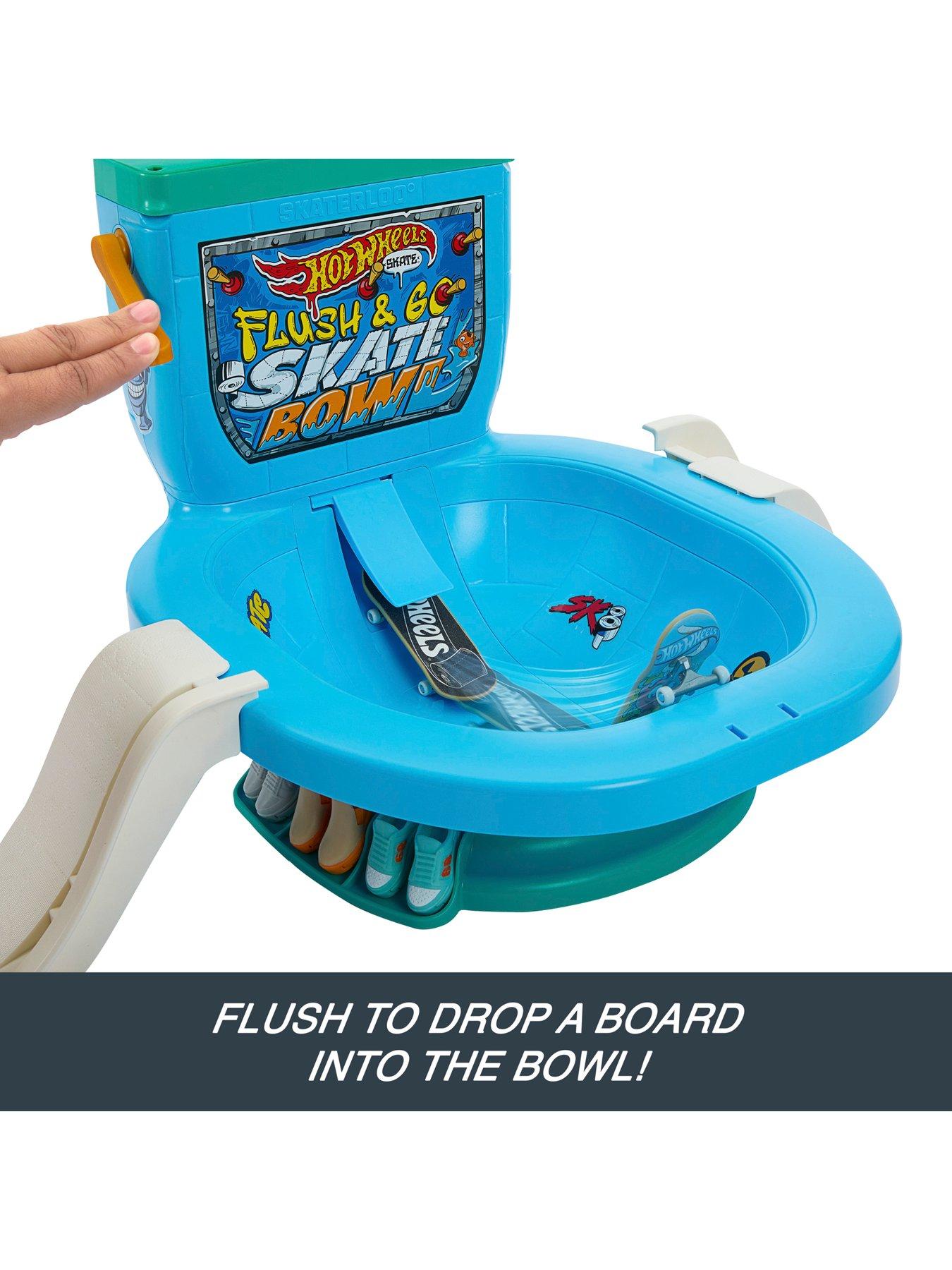 Image 4 of 8 of Hot Wheels Skate Flush &amp; Go Skate Bowl