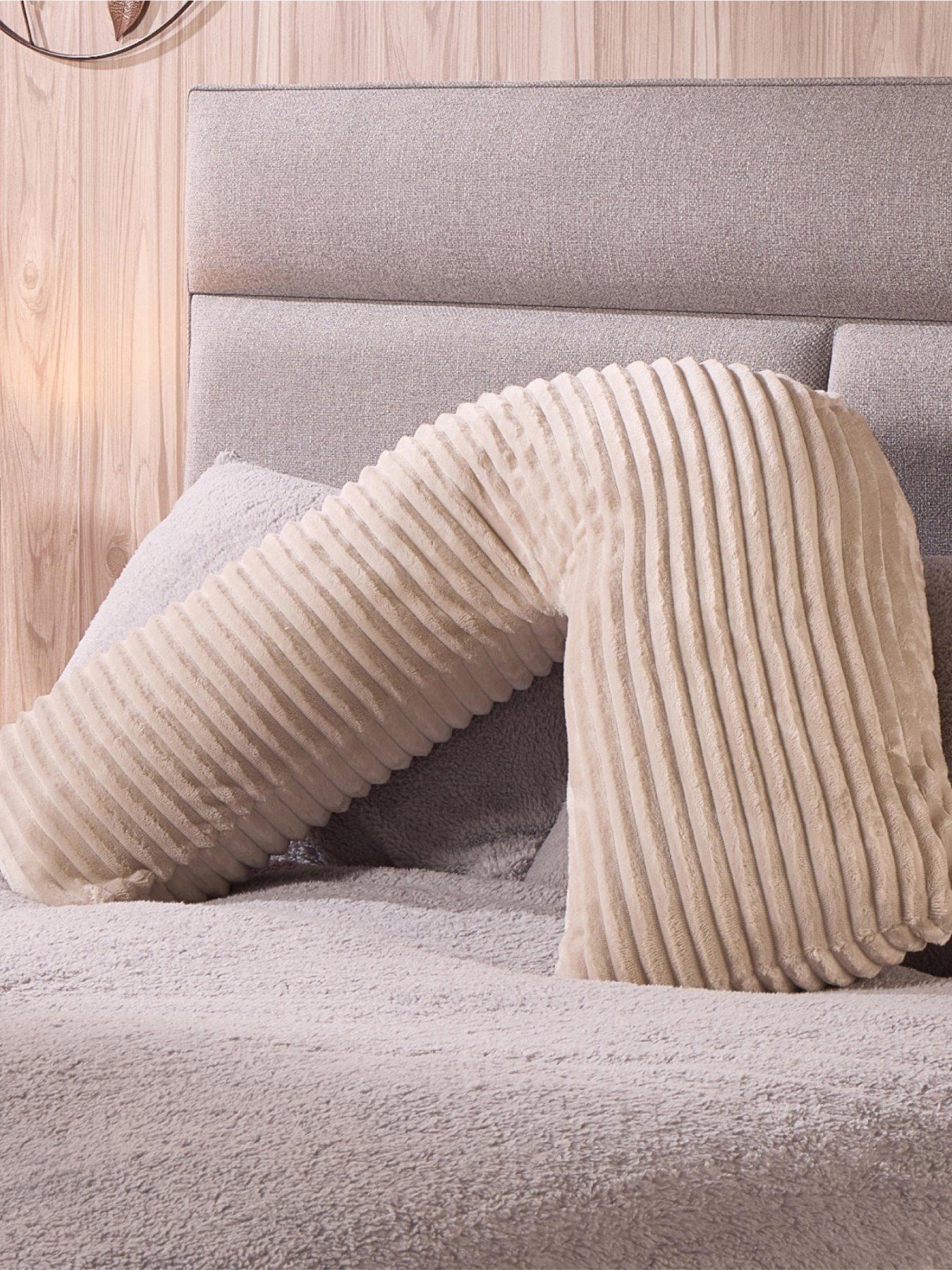 very-home-jumbo-cord-v-shaped-pillow