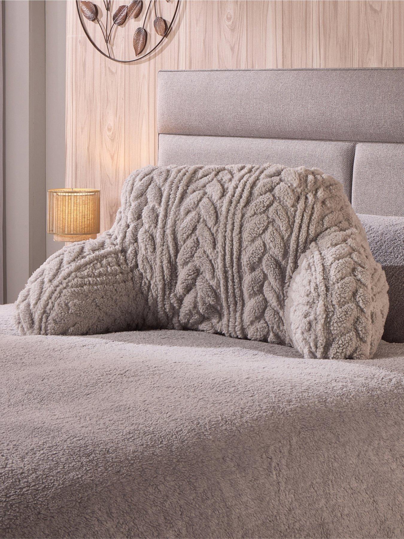 the-very-collection-cable-knit-cuddle-cushion