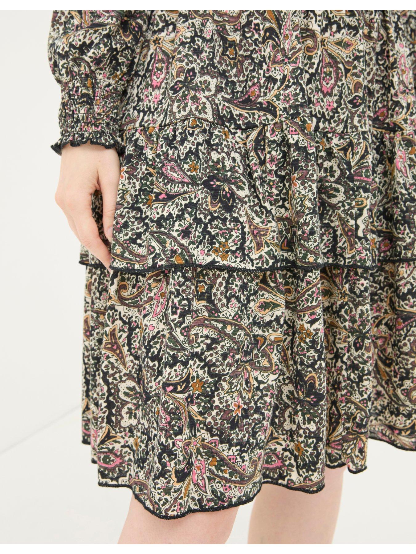 fatface-amba-wild-paisley-jersey-dress-blackdetail