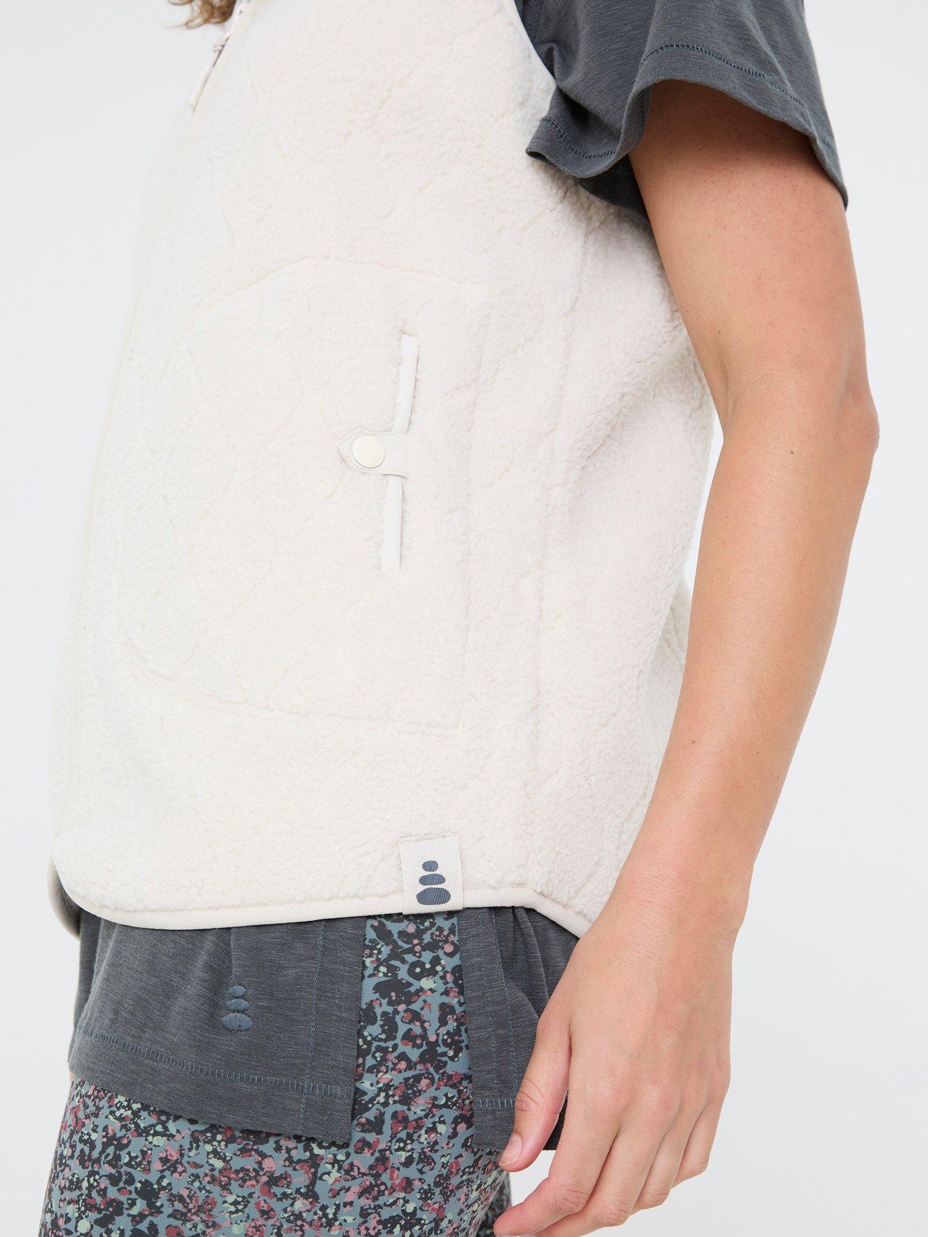 fatface-estelle-fleece-gilet-beigedetail