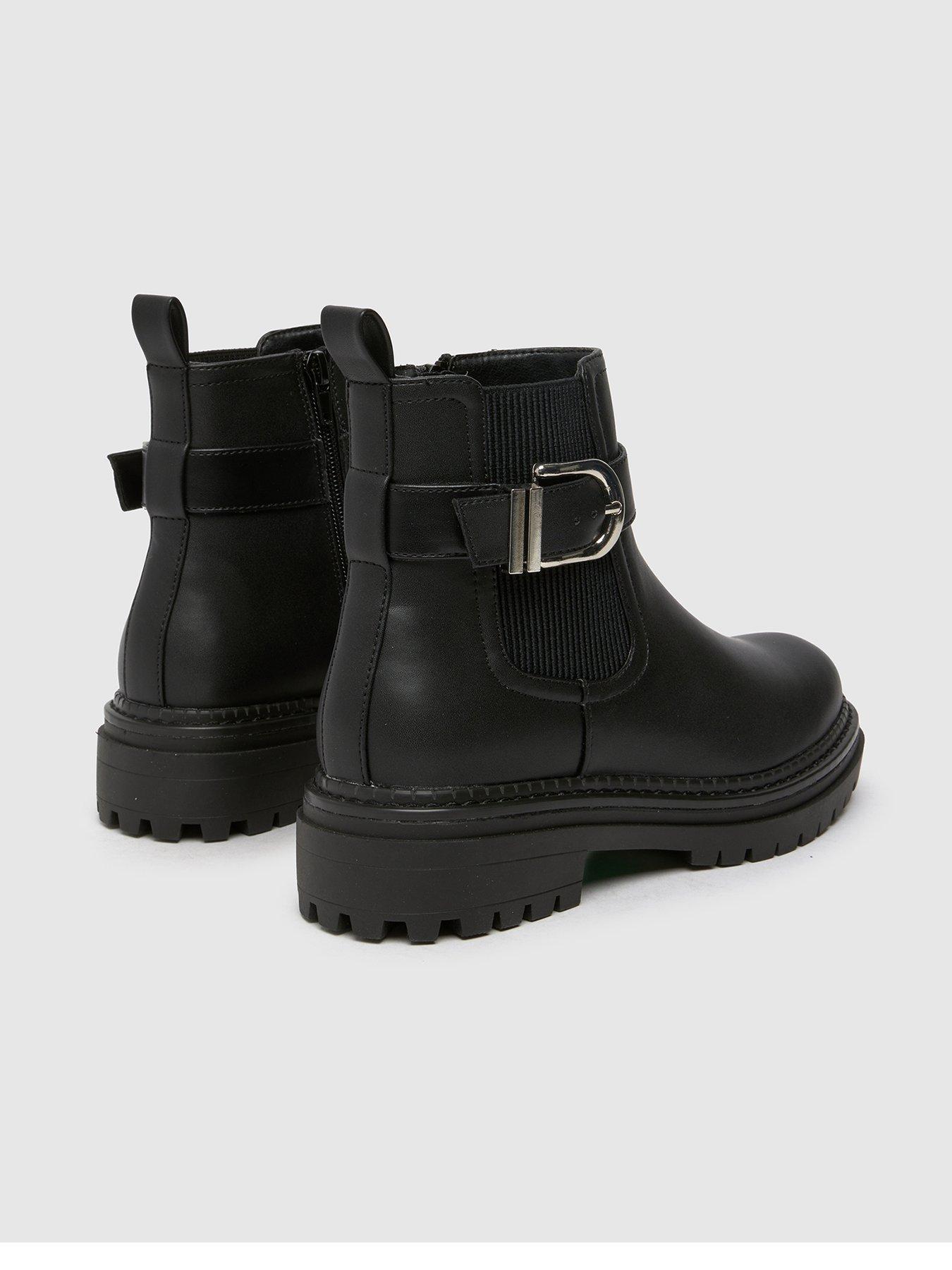 schuh-amari-chunky-buckle-boot-blackstillFront