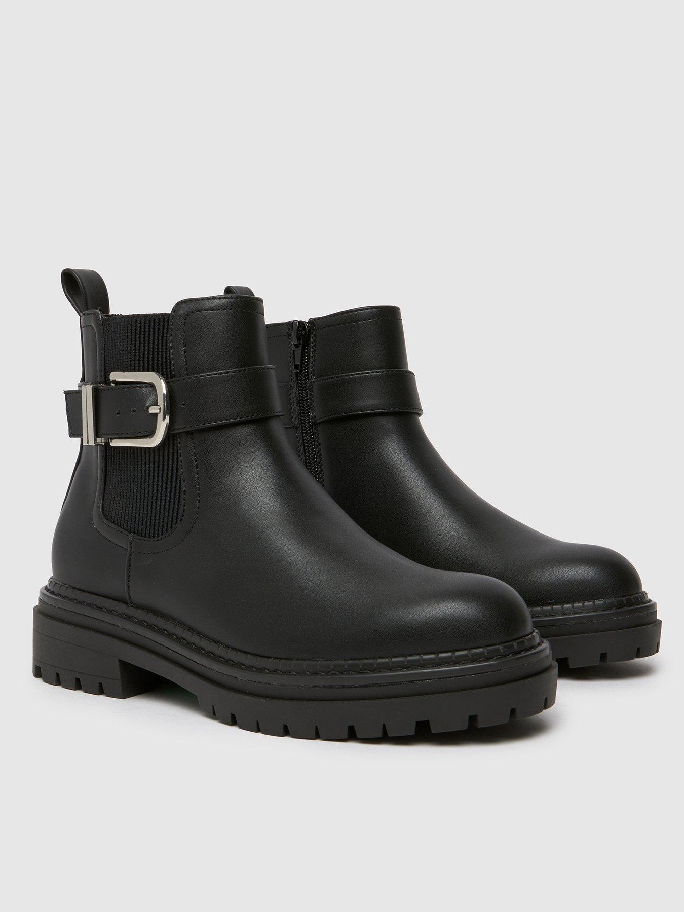 schuh-amari-chunky-buckle-boot-blackback