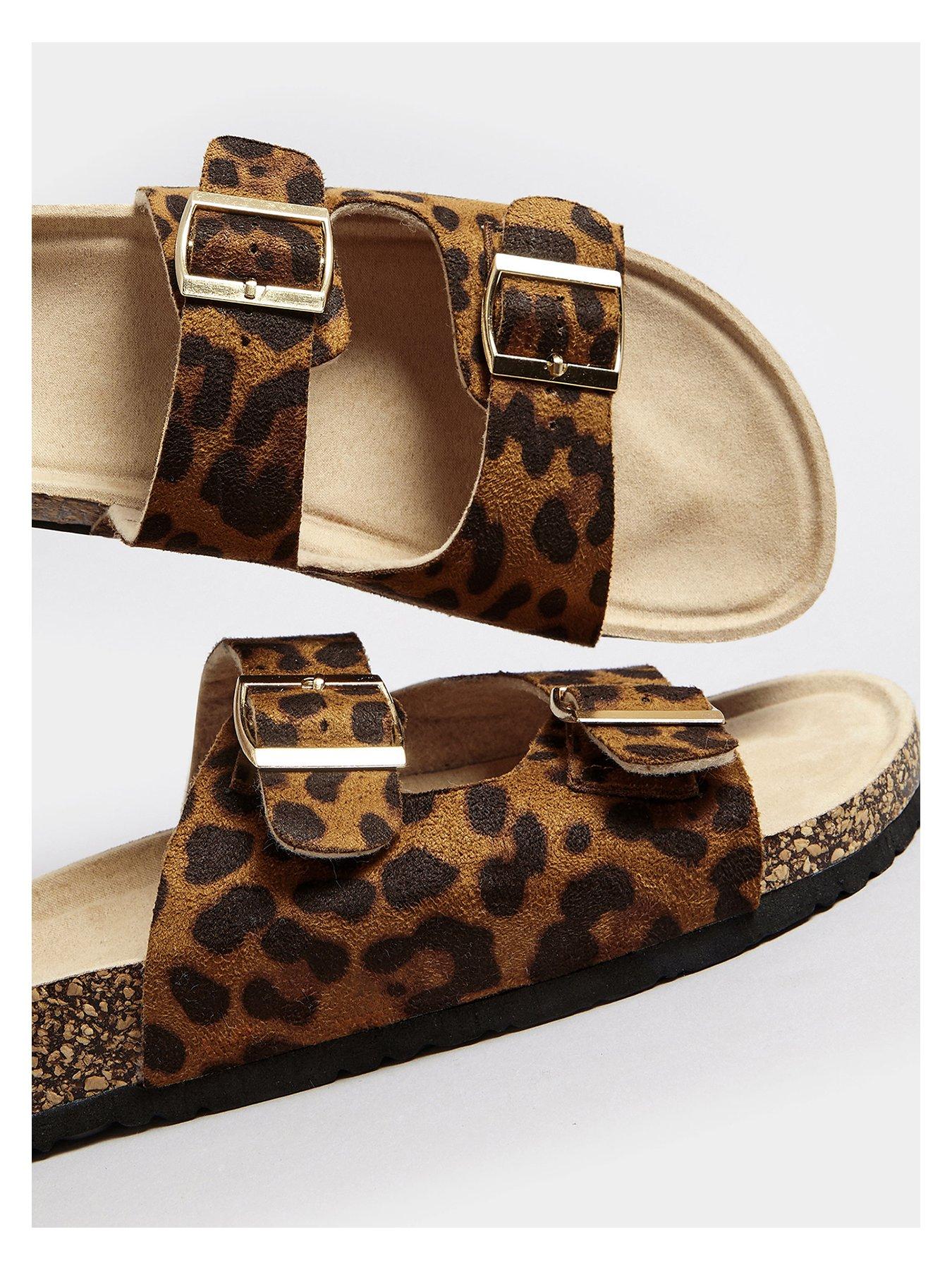 yours-extra-wide-fit-leopard-footbed-sandalsoutfit