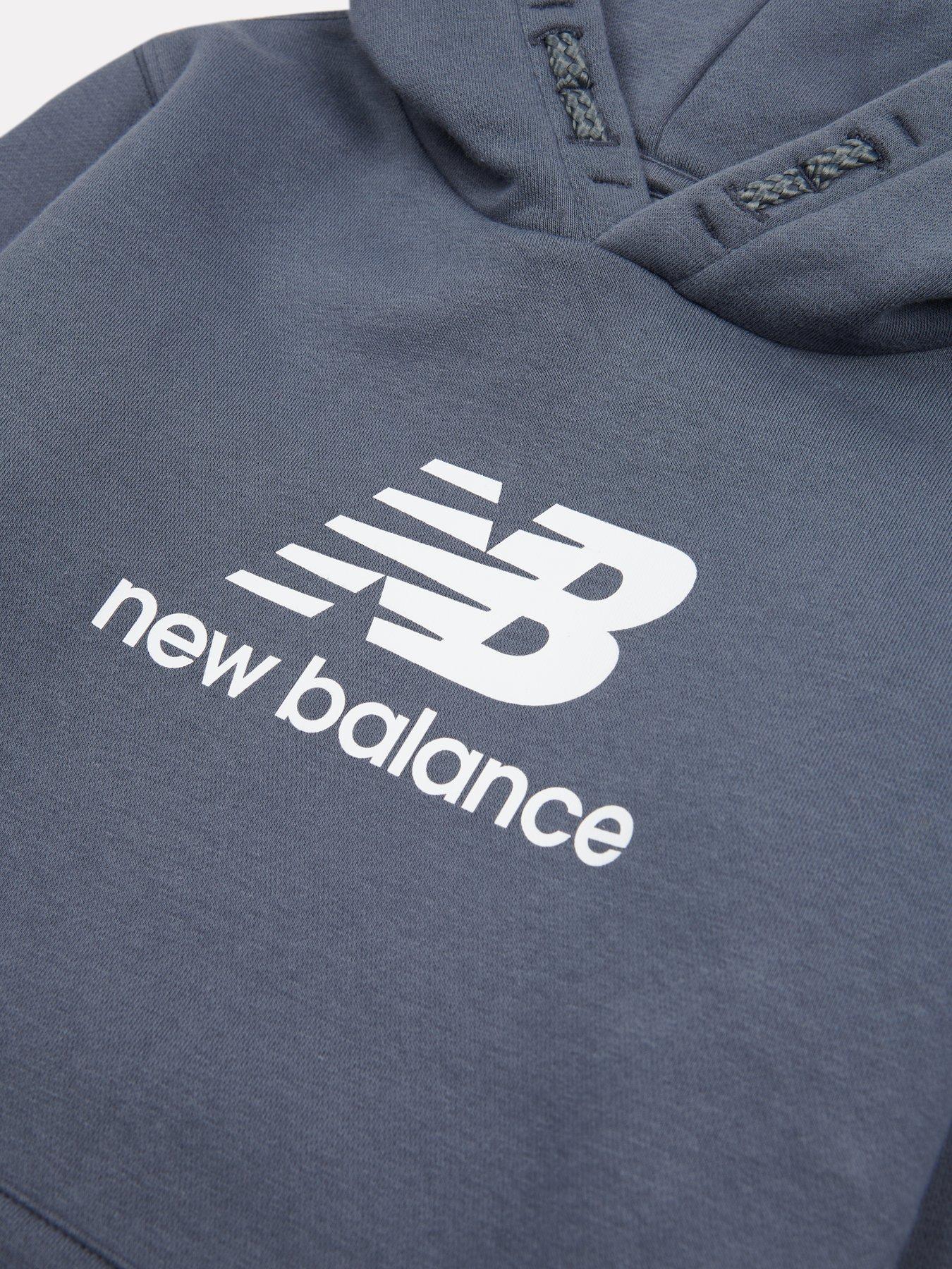 new-balance-kids-brush-back-stacked-logo-hoodie-greyoutfit