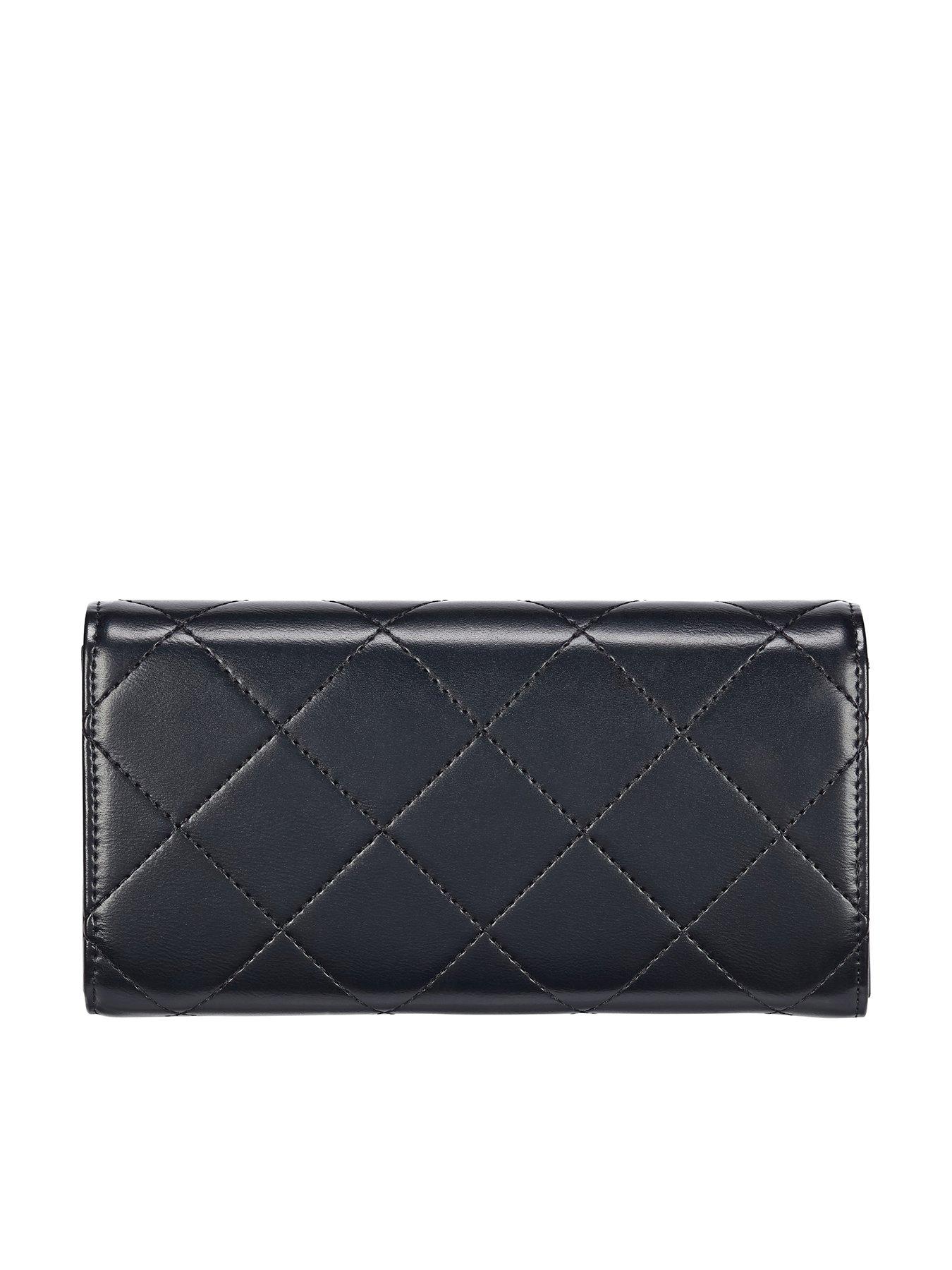 valentino-nur-re-large-flap-purseback