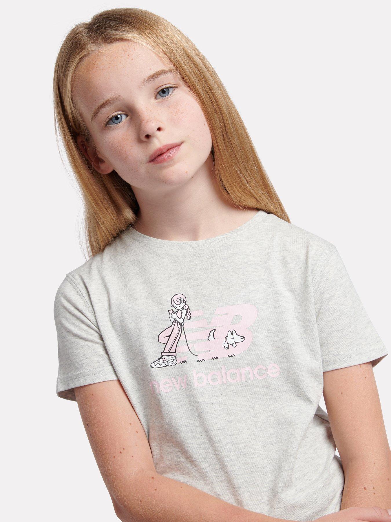 new-balance-junior-girls-graphic-t-shirt-light-greyoutfit