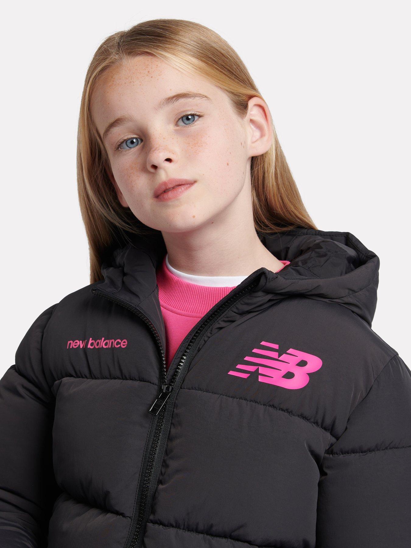 new-balance-kids-wide-baffle-graphic-logo-quilted-coat-blackoutfit