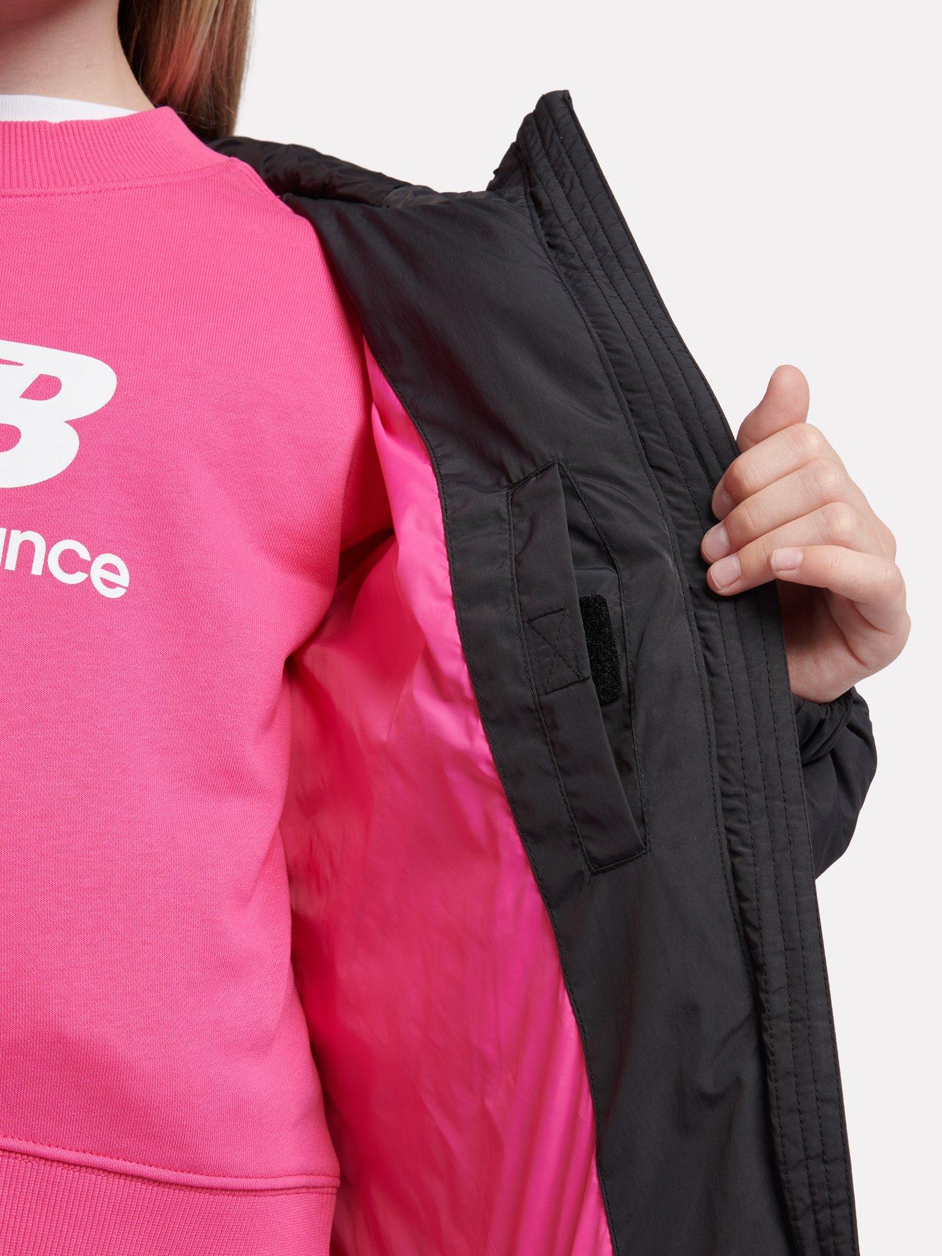 new-balance-kids-wide-baffle-graphic-logo-quilted-coat-blackdetail