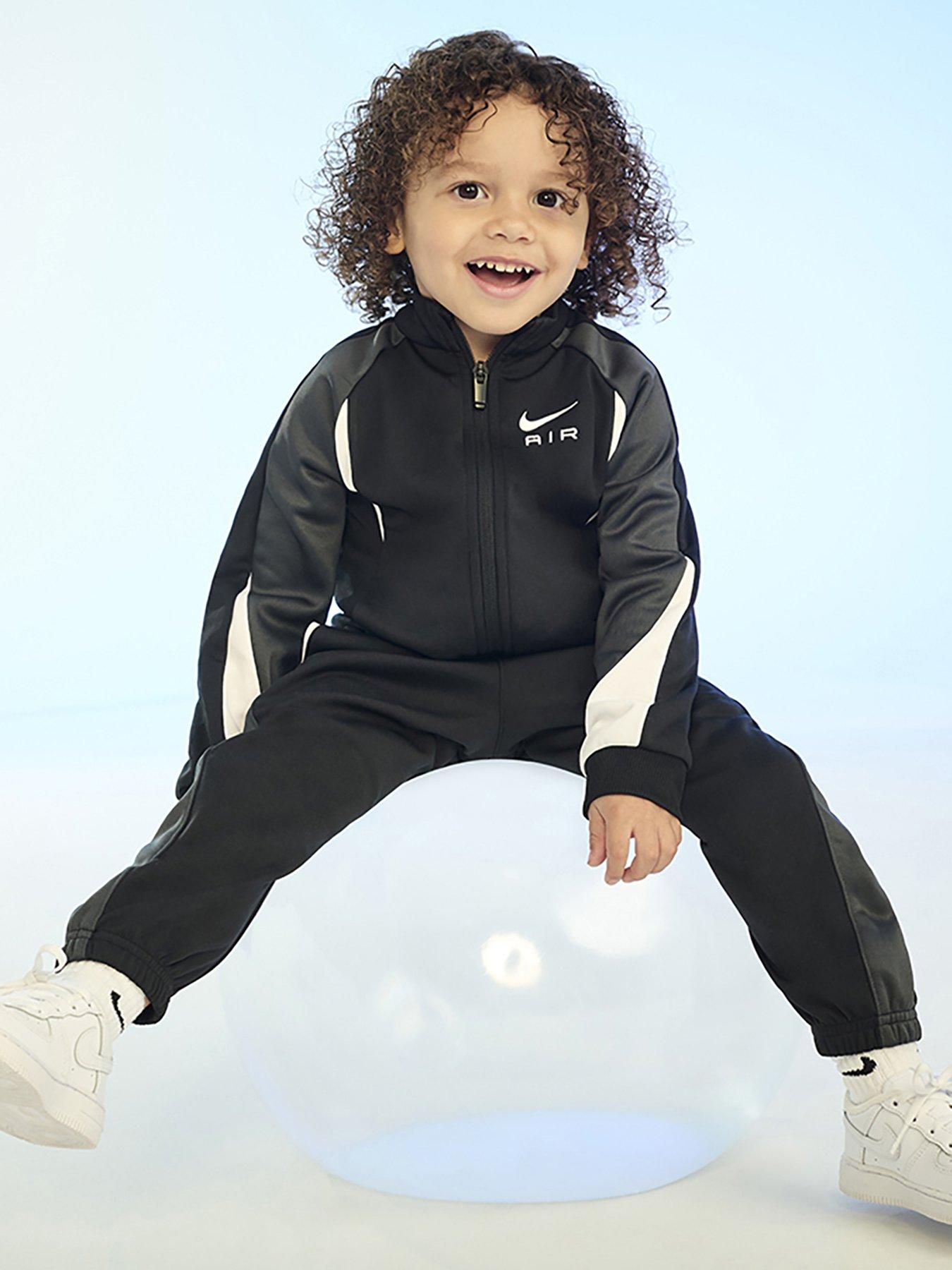 nike-younger-boys-air-propus-tracksuit-blackstillFront