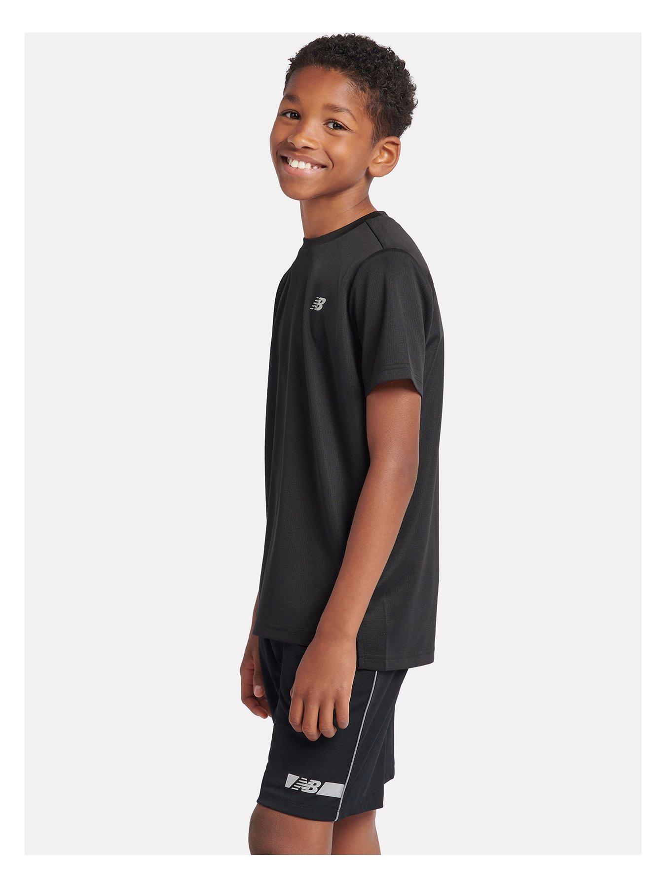 new-balance-junior-boys-reflective-flying-nb-t-shirt-blackback