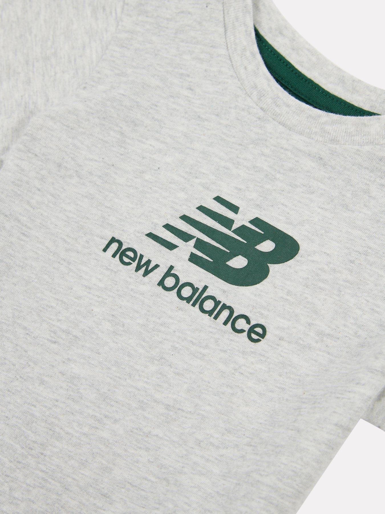 new-balance-infants-jersey-tee-and-brush-back-jog-set-light-greydetail