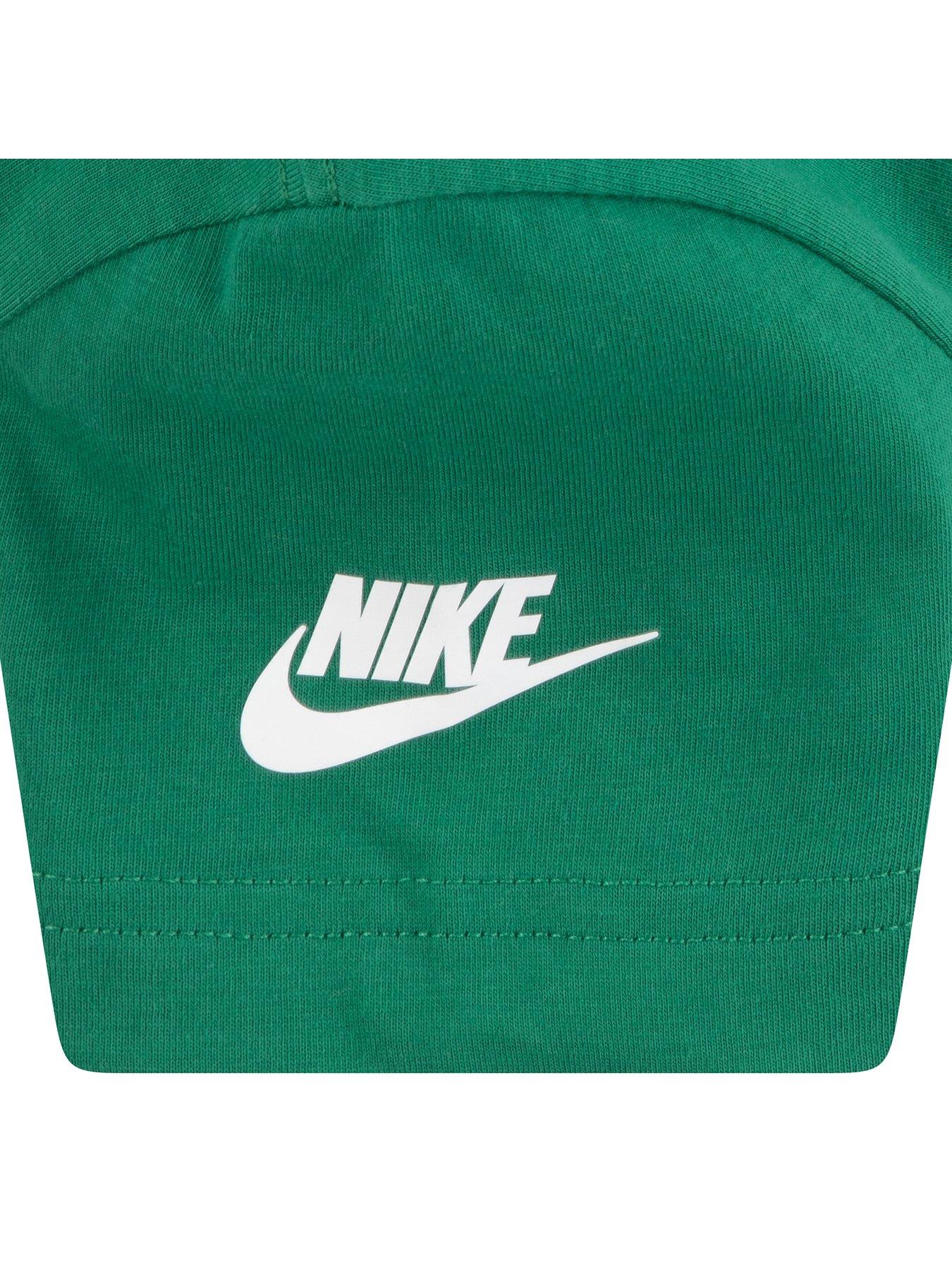 nike-younger-unisex-club-seasonal-jersey-short-sleeve-t-shirt-greenoutfit