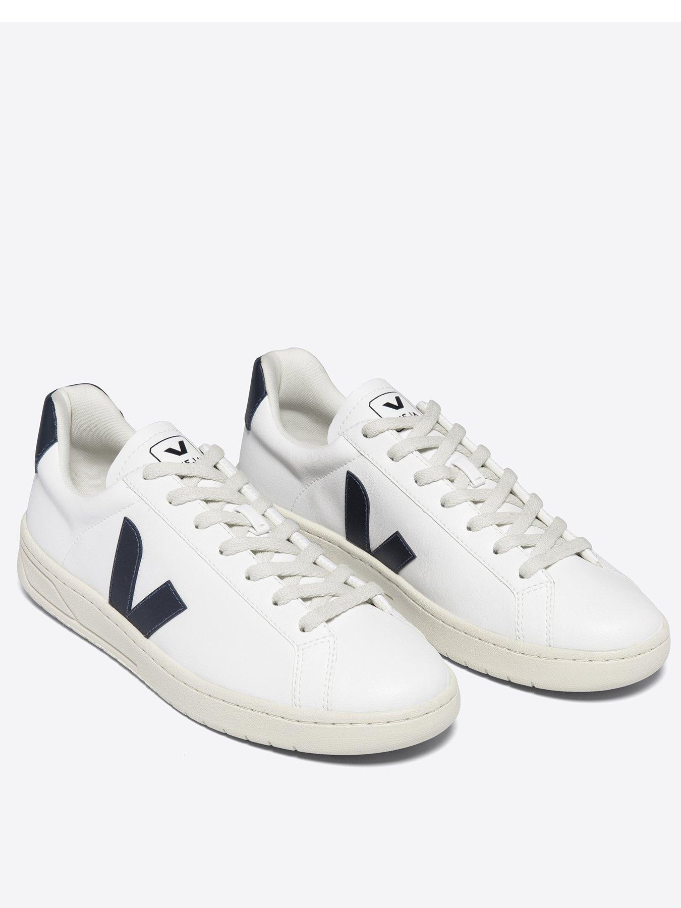 veja-mens-urca-trainers-whitenavystillFront