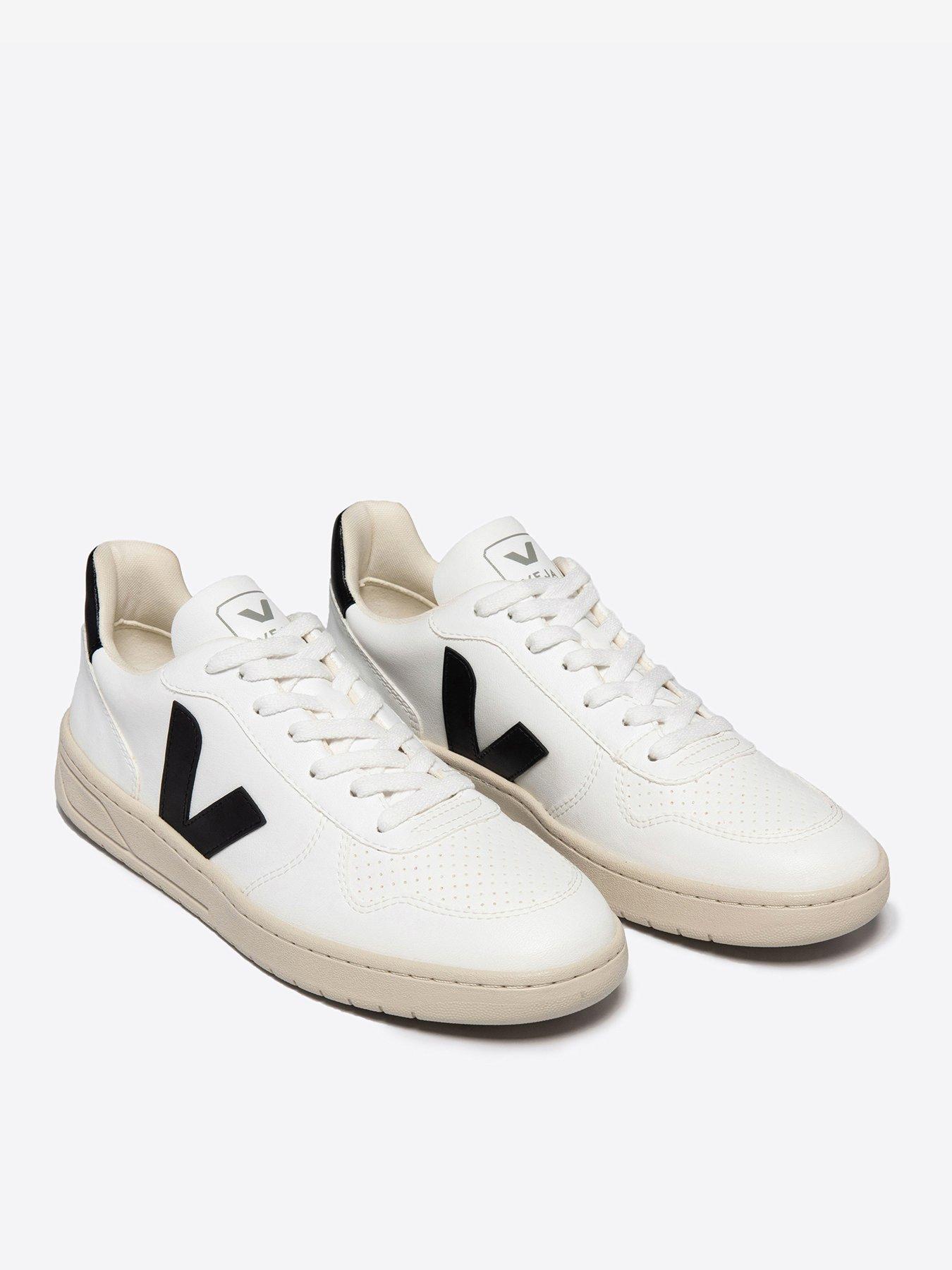 veja-mens-v-10-trainers-whiteblackstillFront