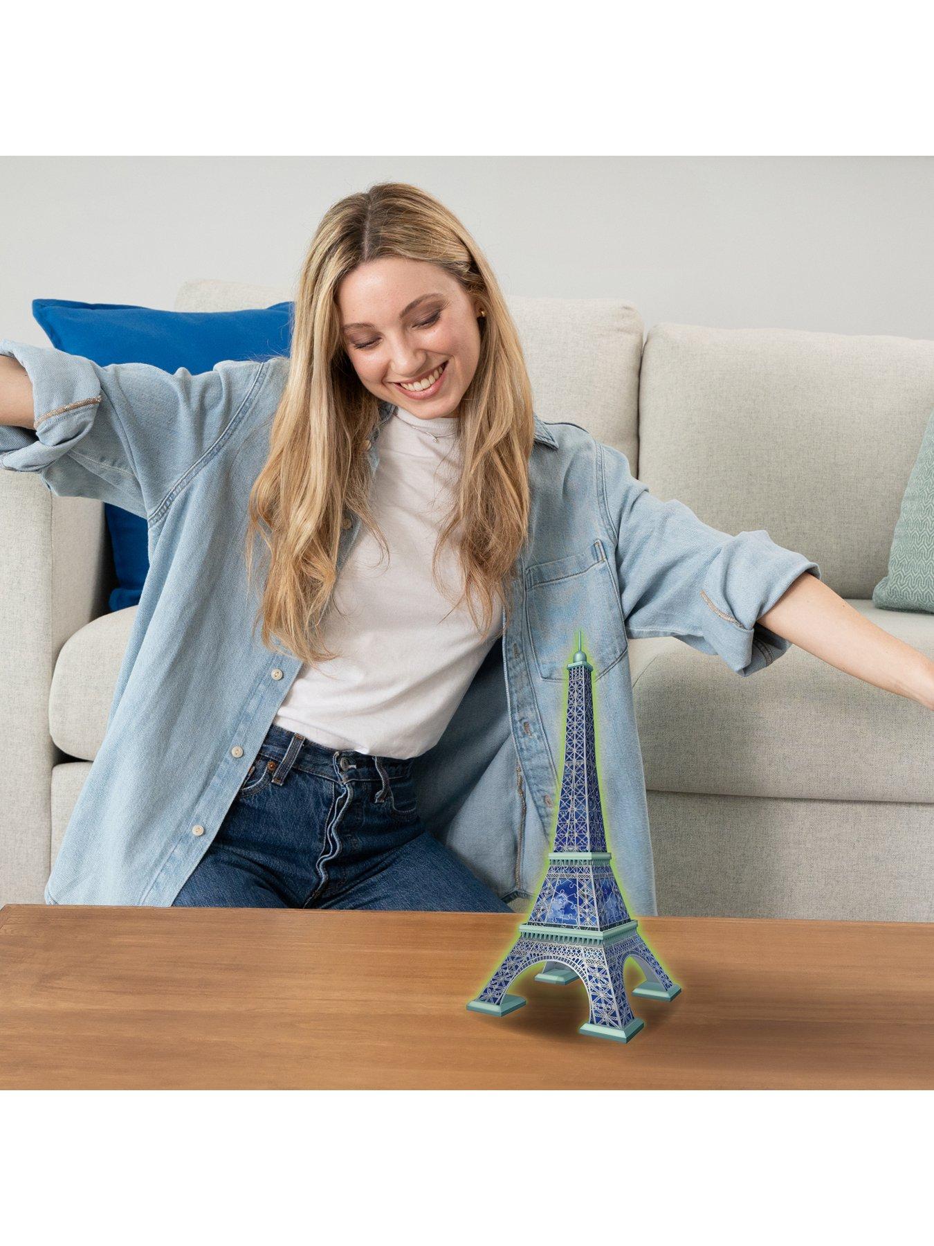 disney-eiffel-tower-glow-in-the-dark-216-piece-3d-puzzledetail