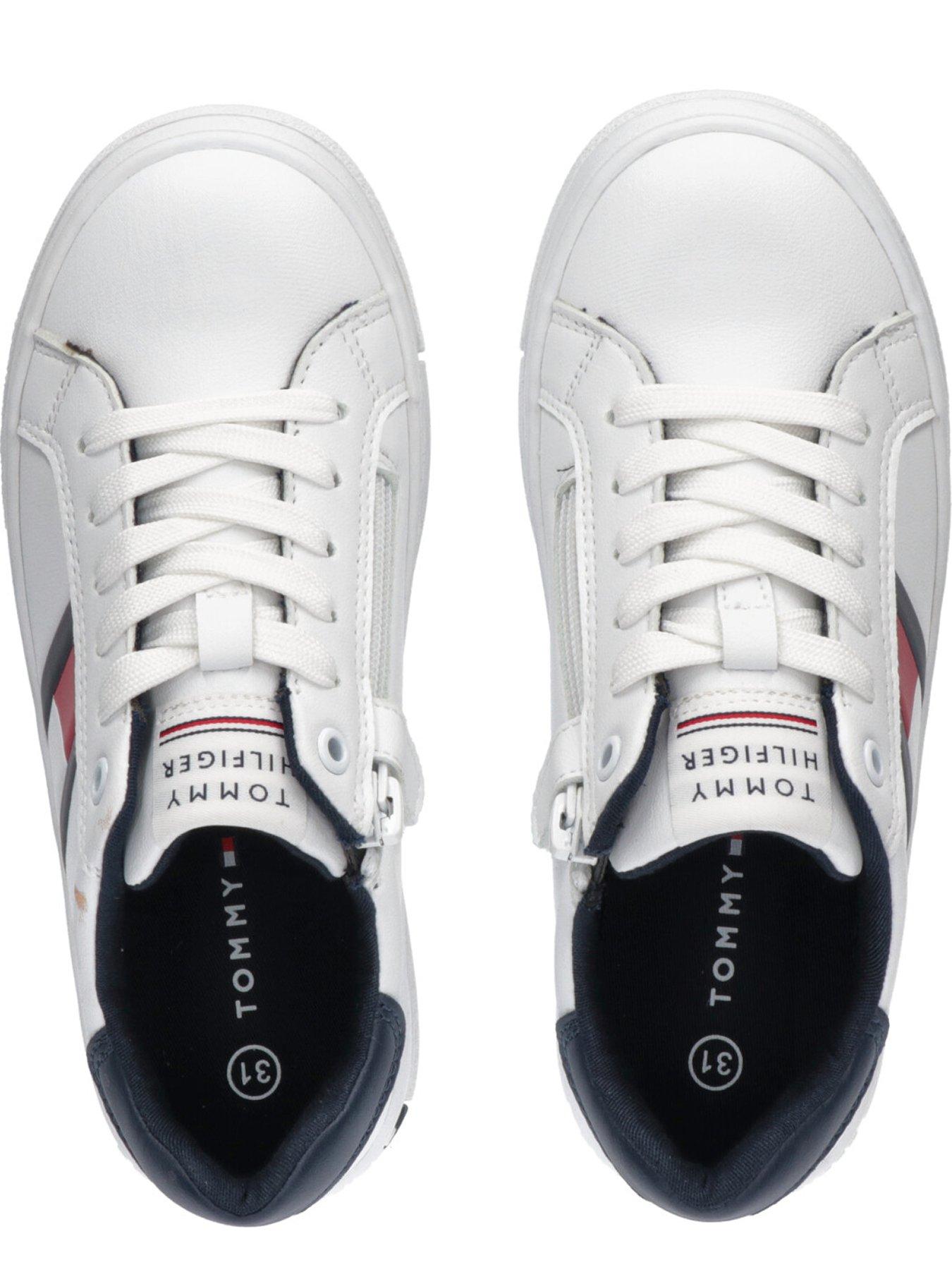 tommy-hilfiger-boys-nathan-flag-low-cut-lace-up-trainer-whiteoutfit