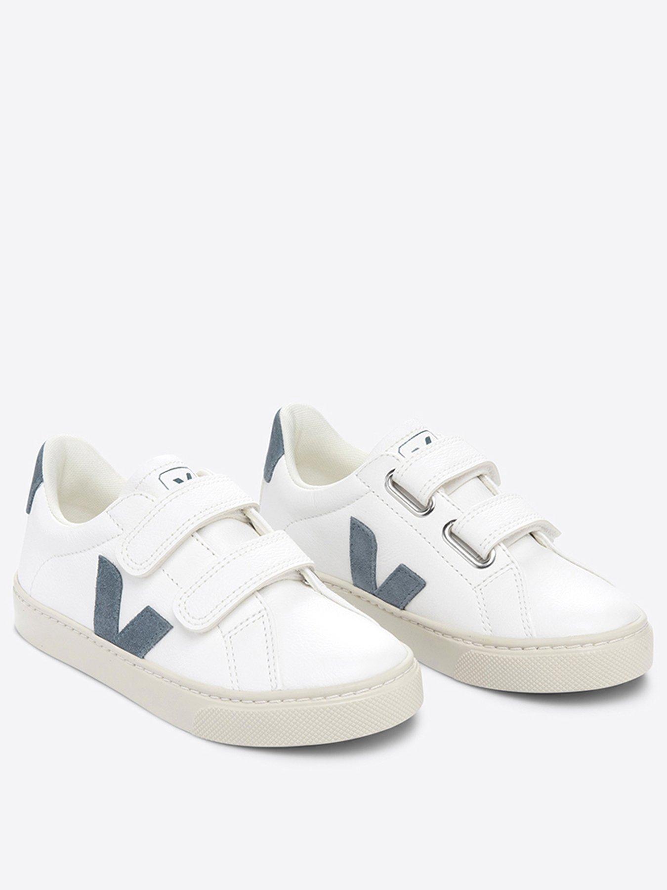 veja-boys-small-esplar-trainers-whitebluestillFront