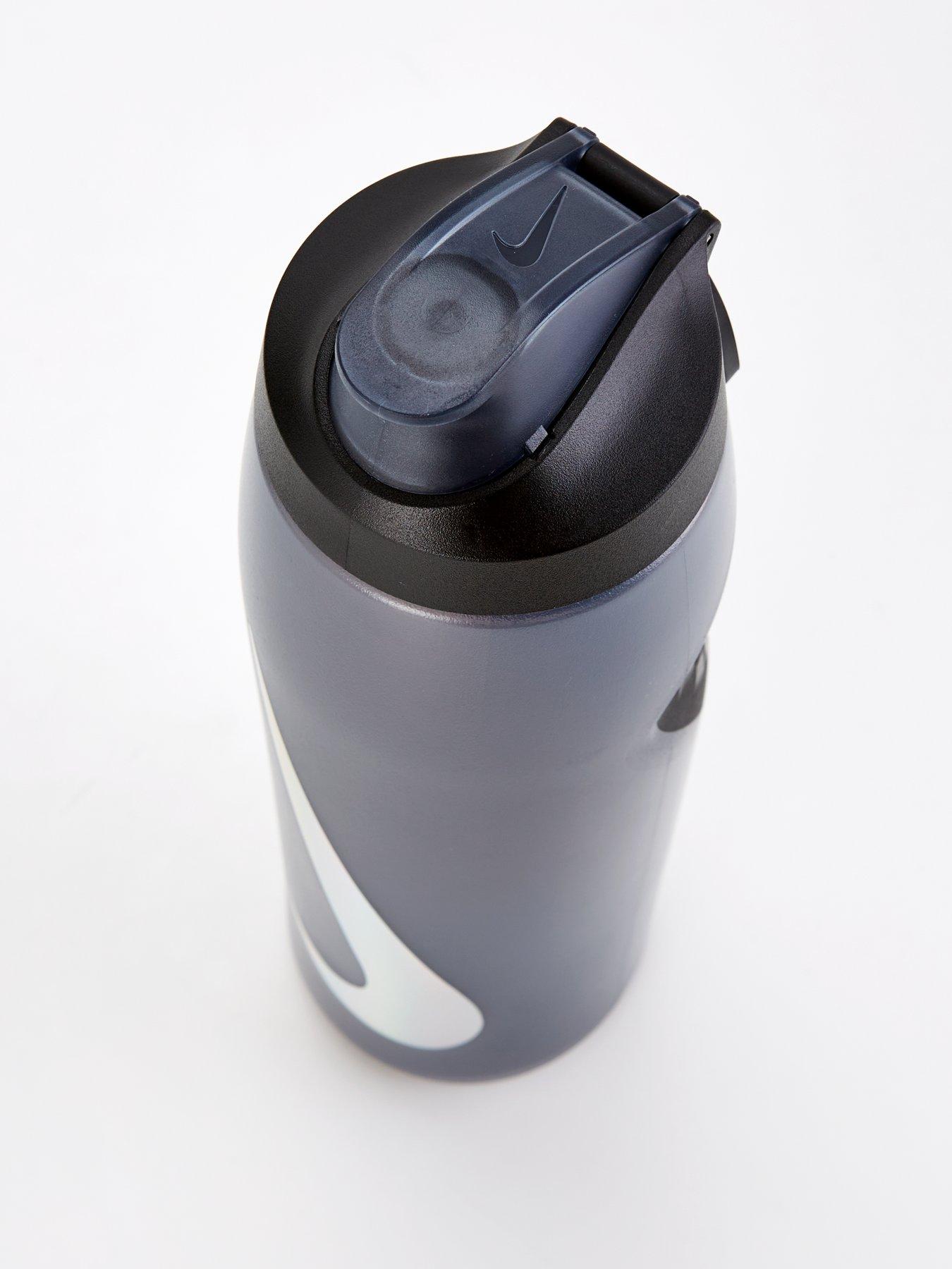 nike-refuel-bottle-locking-lid-32-ozdetail