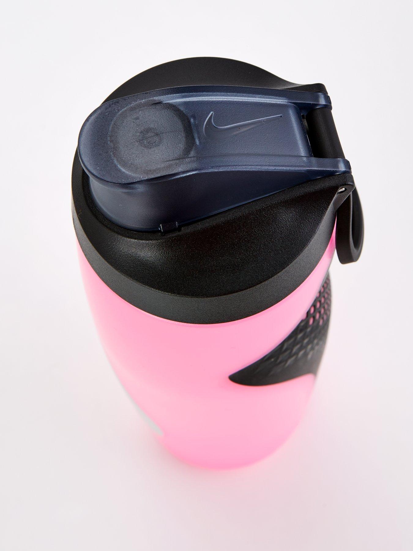 nike-refuel-bottle-locking-lid-24-ozdetail