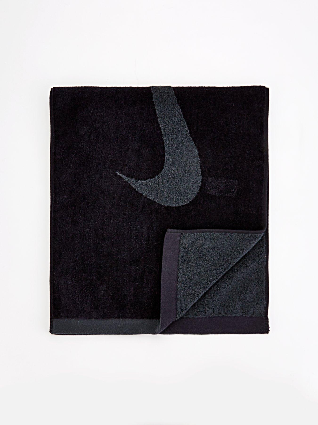 nike-sport-towel-mediumback