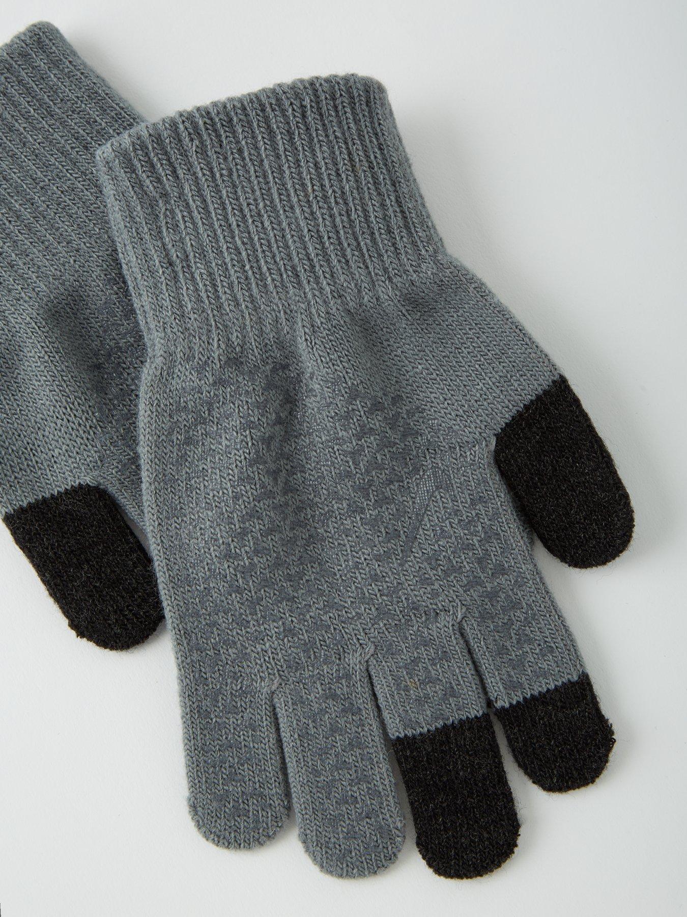 nike-youth-knitted-tech-and-grip-gloves-20outfit