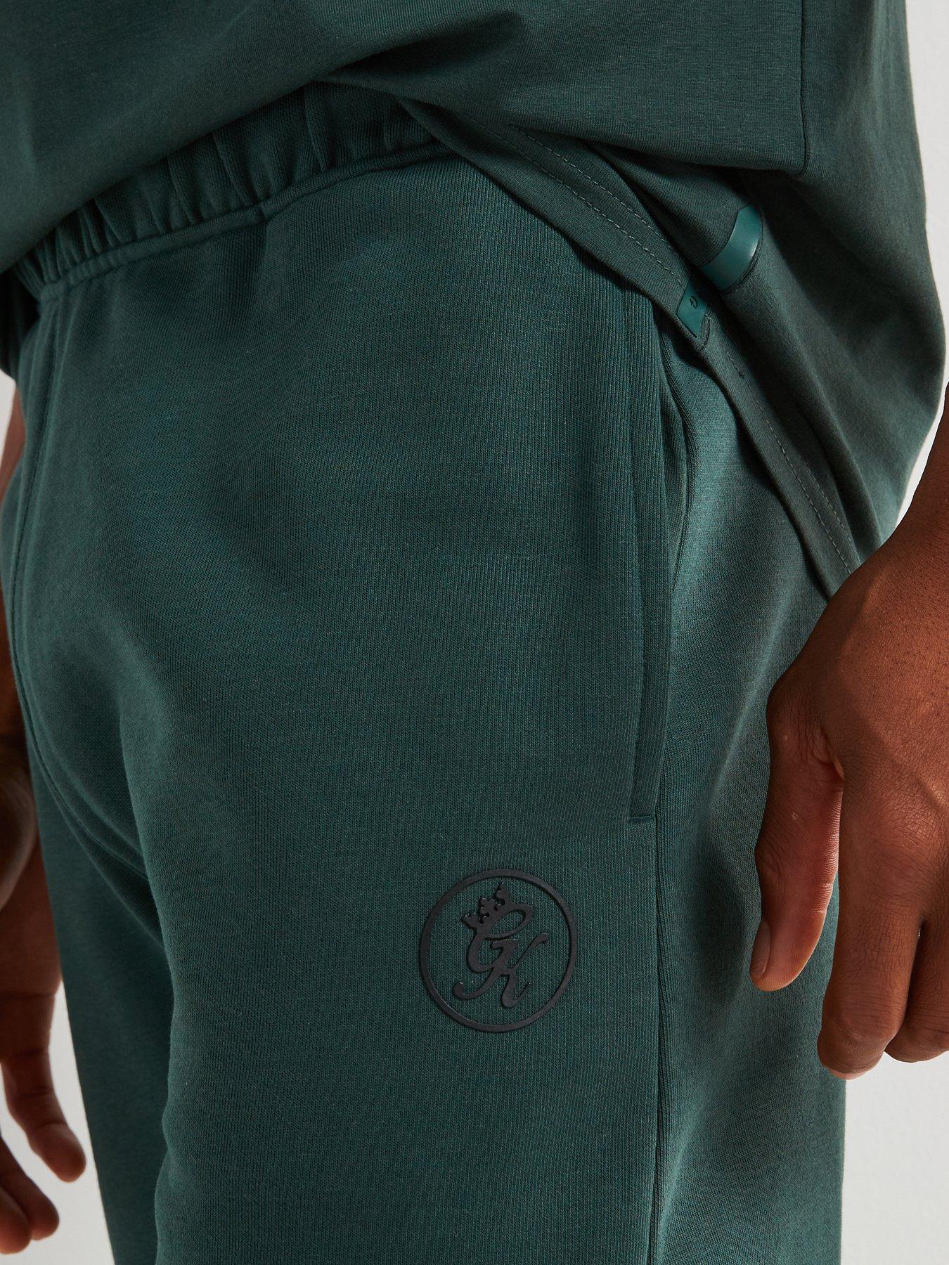 gym-king-mens-pro-logo-fleece-jogger-deep-forest-greenoutfit