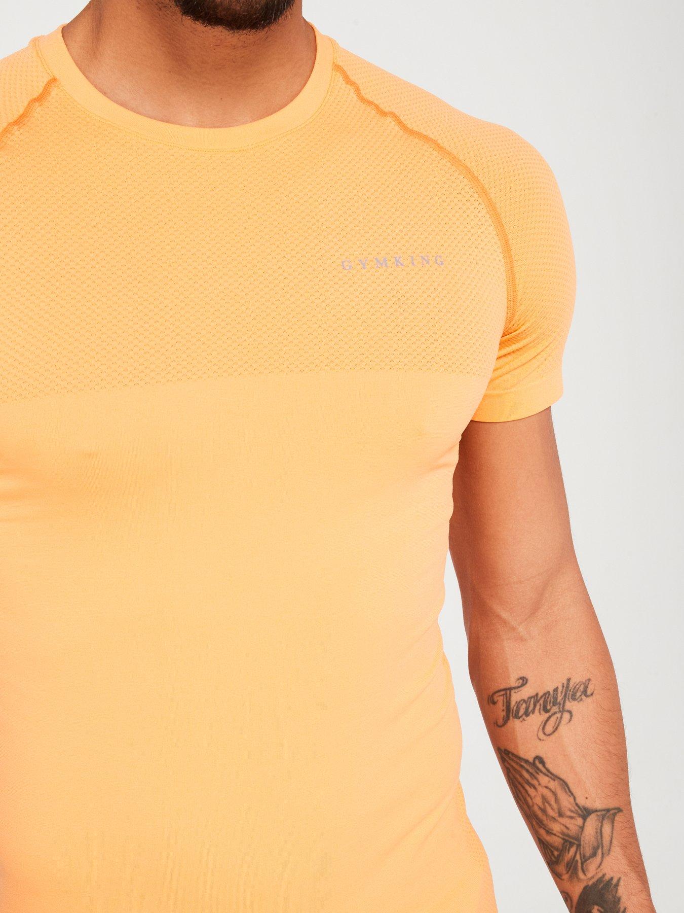 gym-king-mens-debossed-camo-seamless-tee-soft-orangeoutfit