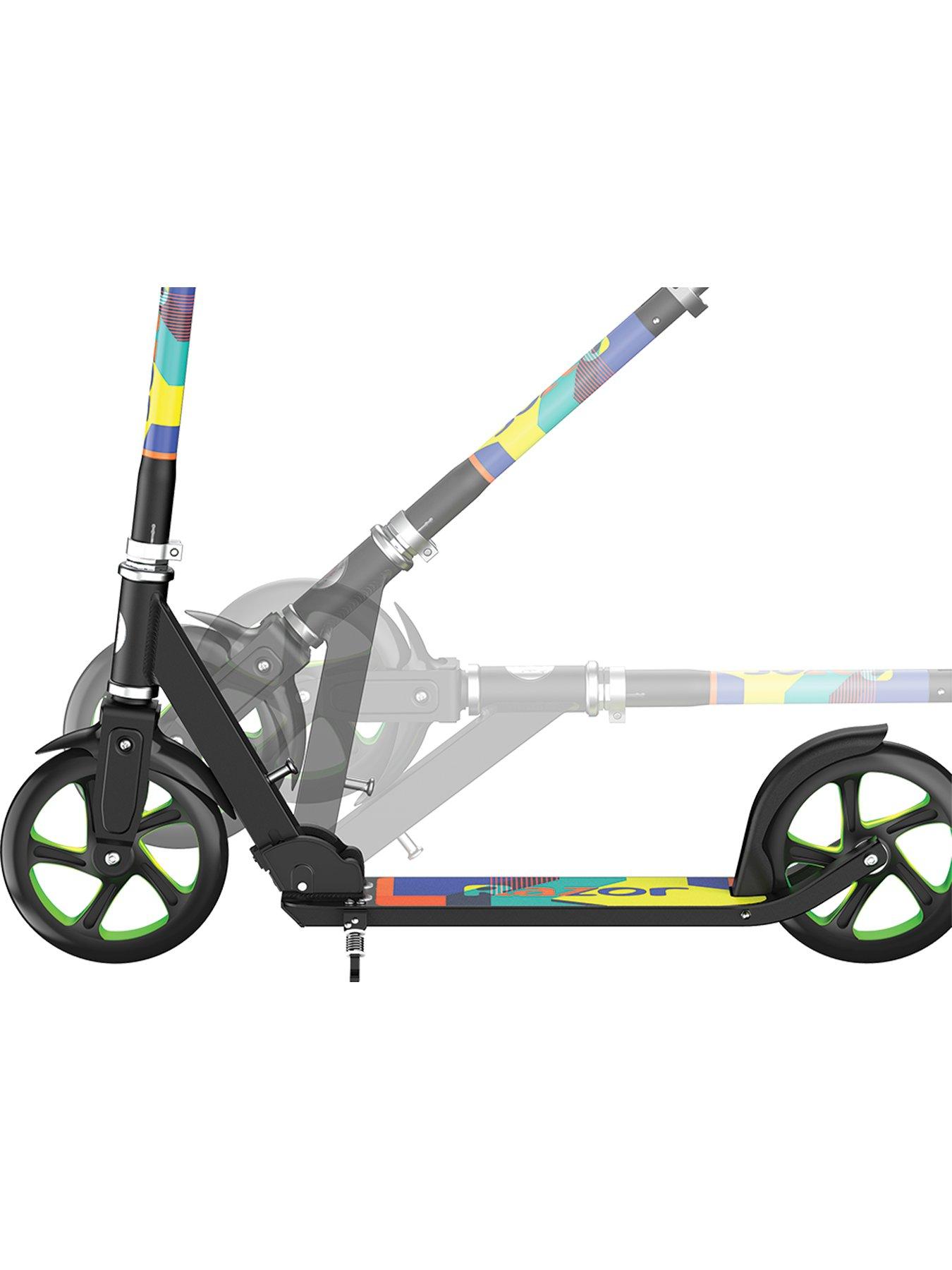 razor-razor-a5-lux-lighted-scooter-greenoutfit