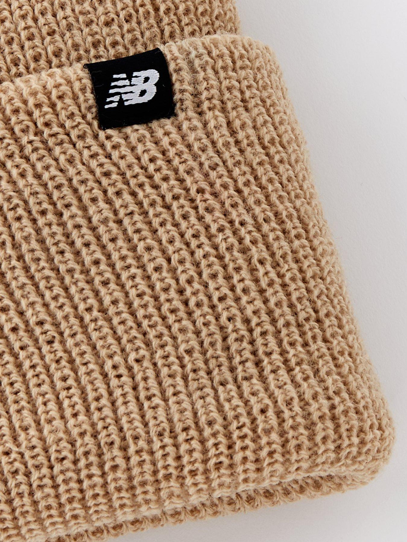 new-balance-fisherman-beanie-beigeoutfit